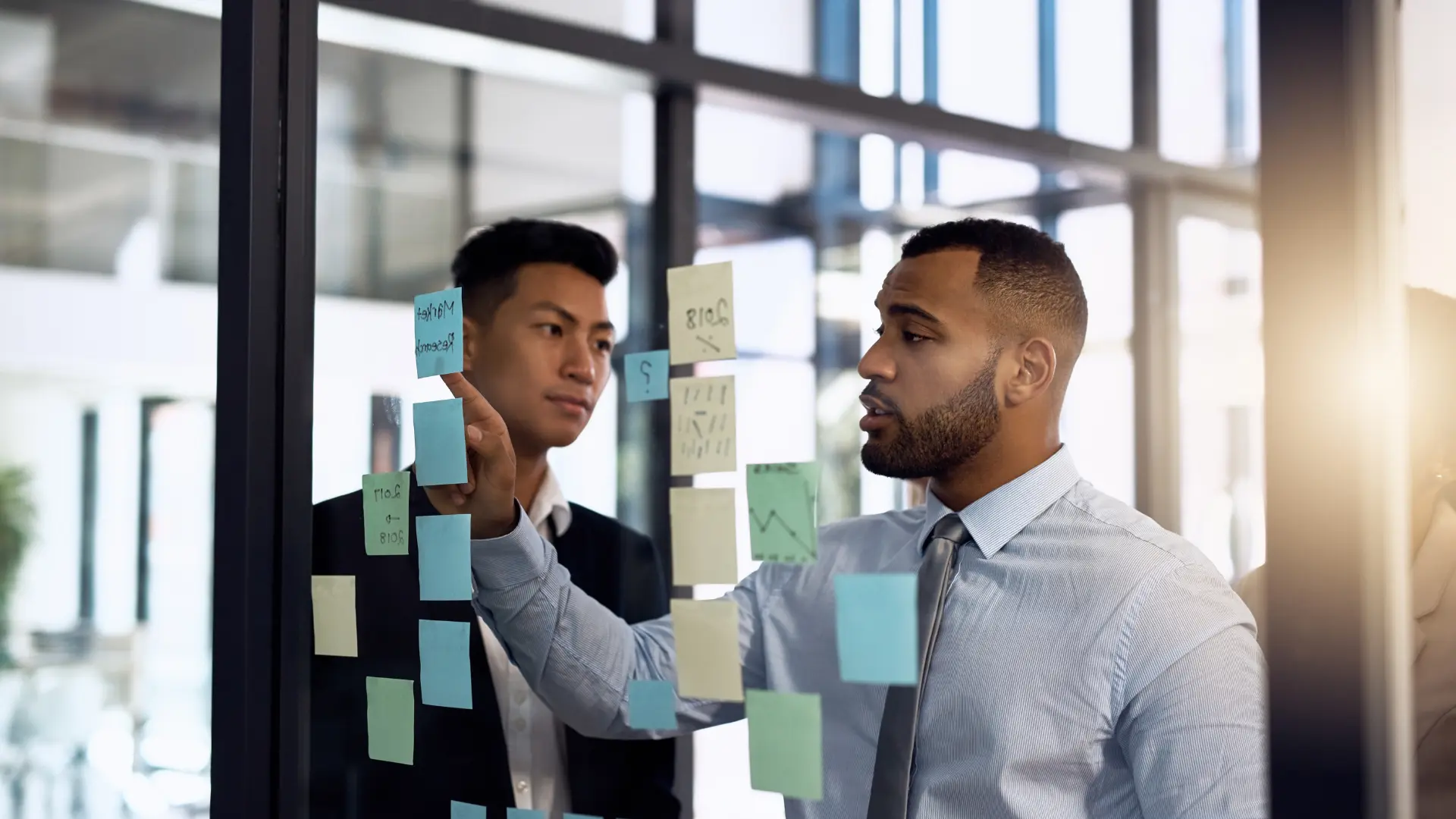 Marketing Consultant vs Marketing Strategist: What's the Difference?