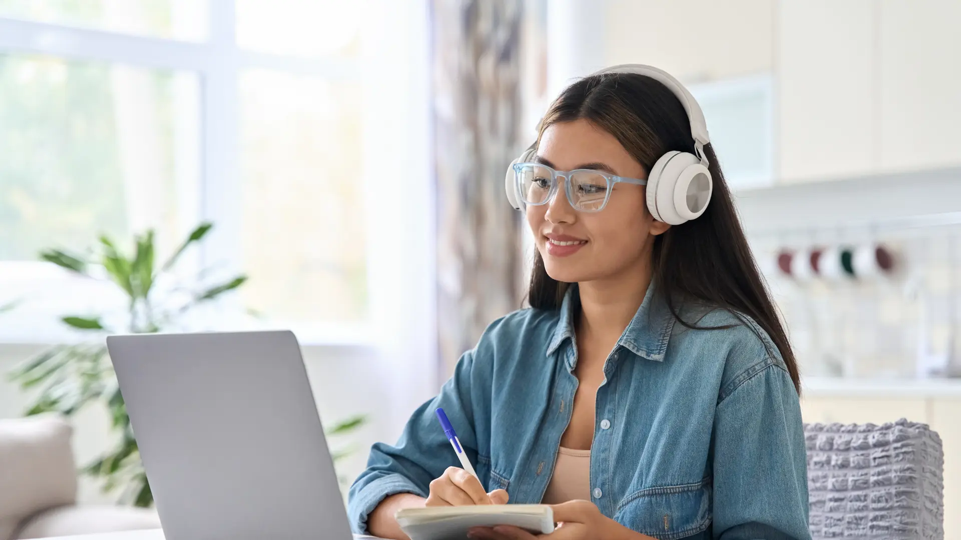 Top Online Courses to Upskill Remote Employees in 2025