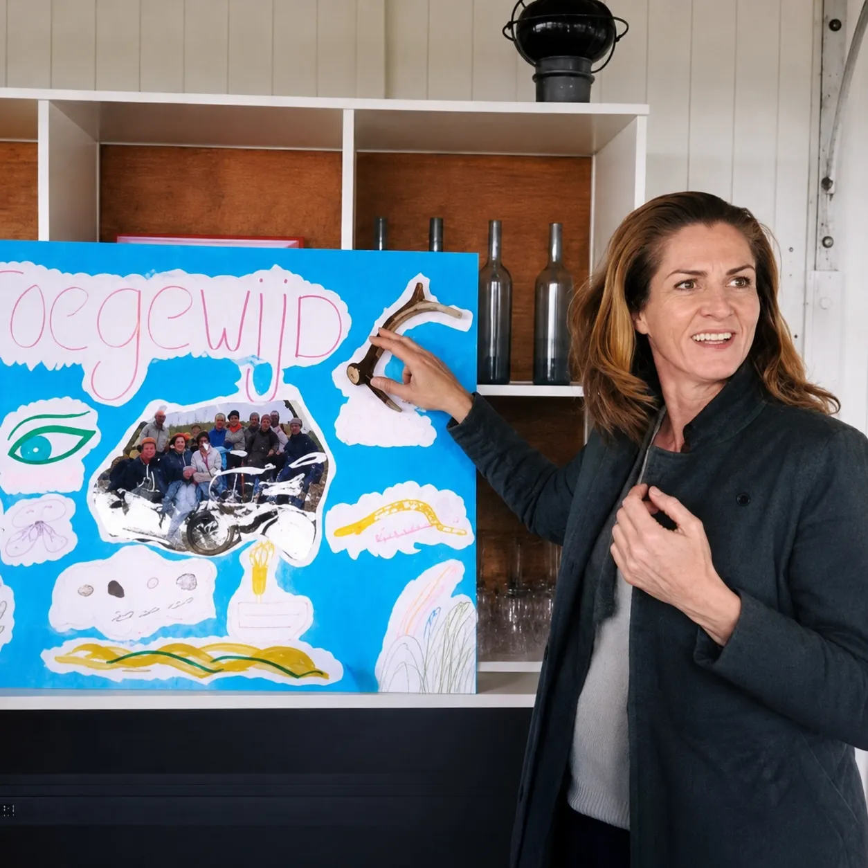Eva presenting a group assignment for a team in zandvoort