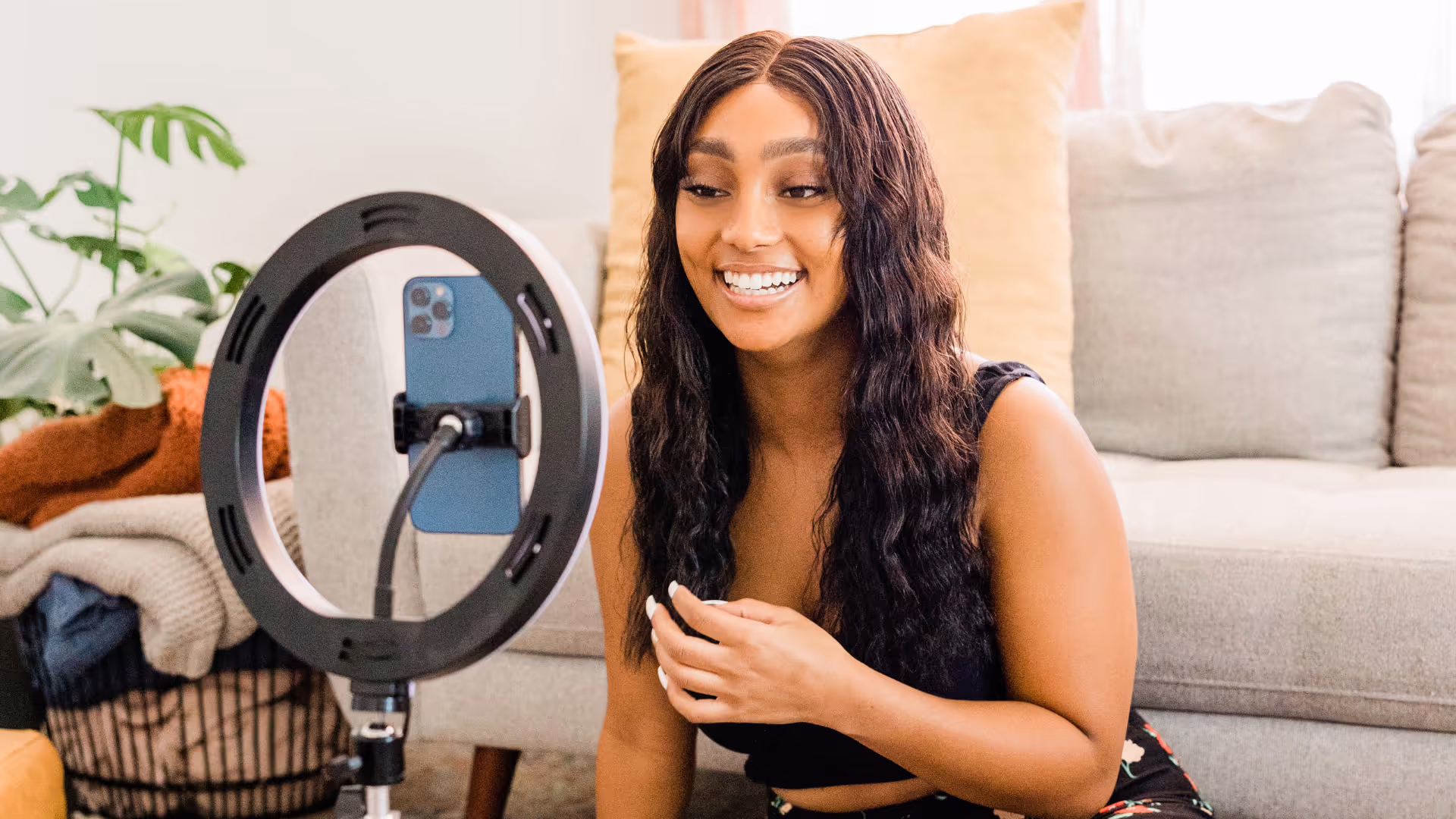 Best Time To Post Youtube Shorts - Feature Image