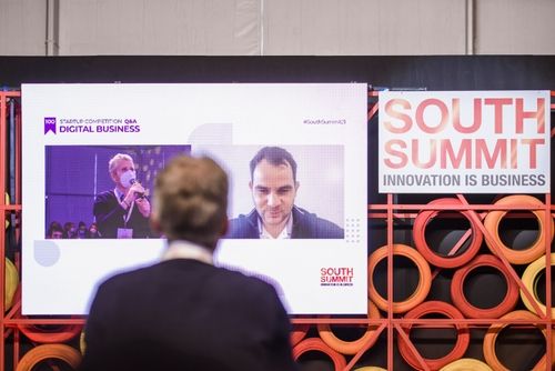 scaleflex ceo emil answering questions in south summit competition of digital business min