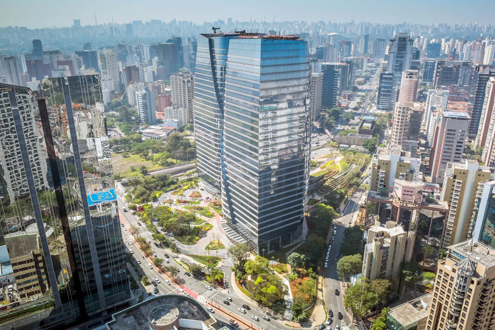 Imagem de prédios comerciais em São Paulo