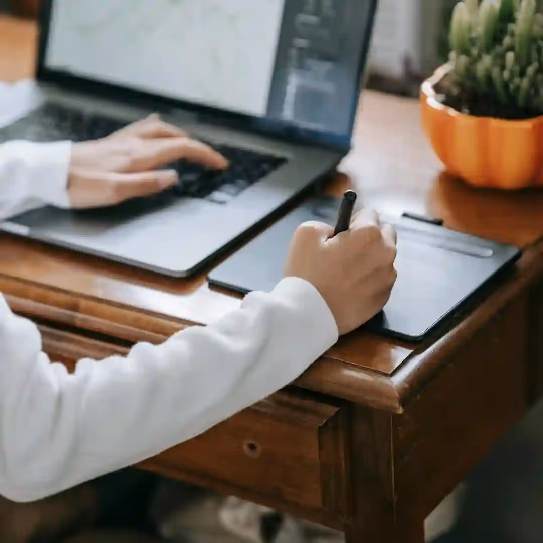 Why Should You Hire a Remote Graphic Designer? Top 9 Reasons