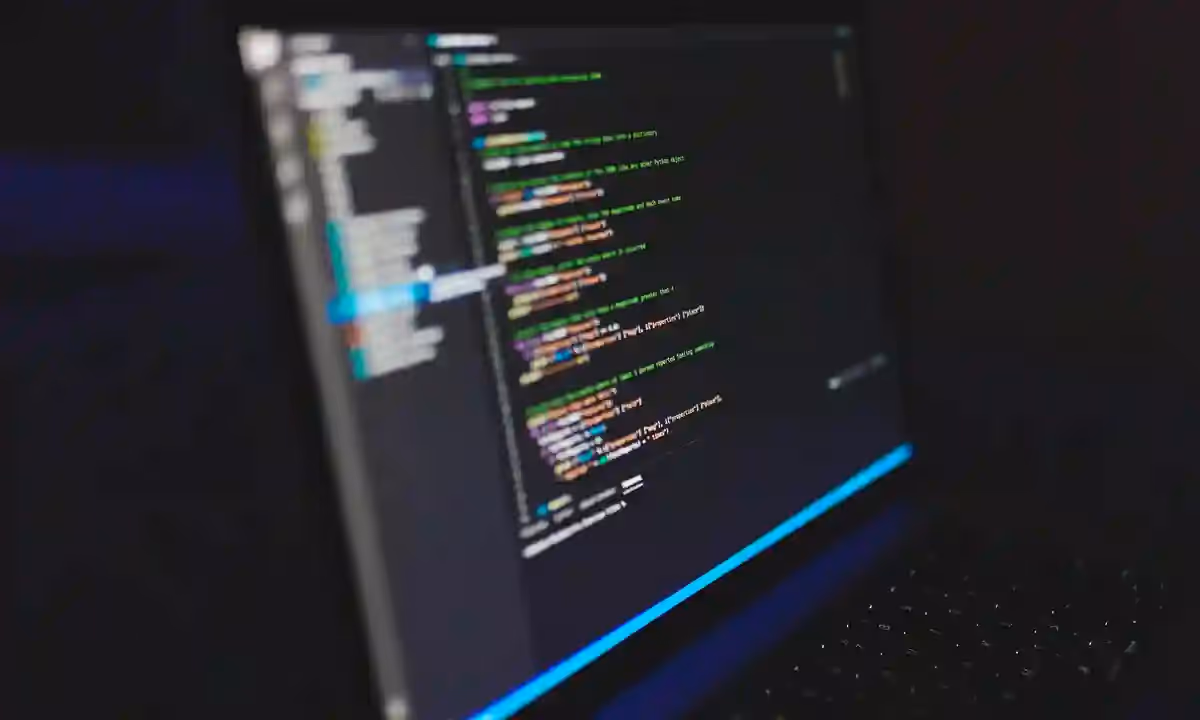 Python codes in a laptop as part of python question to ask a data analyst candidate
