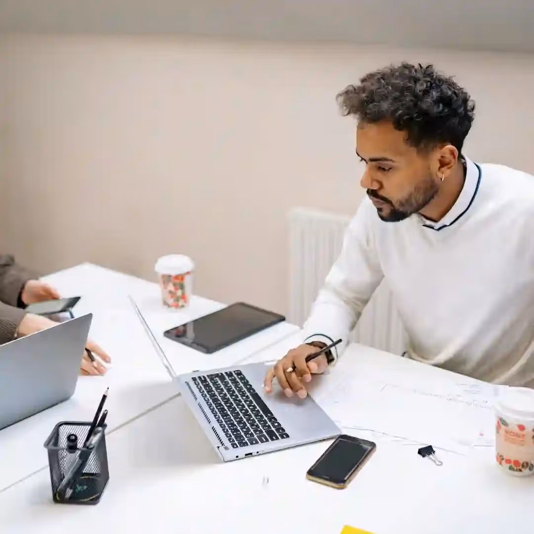 Machine Learning Engineer Hiring Costs: US Salaries vs. Hiring Offshore