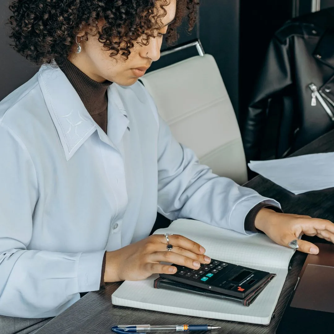 How to Write a Bookkeeper Job Description That Attracts Top Candidates (+ Sample Template