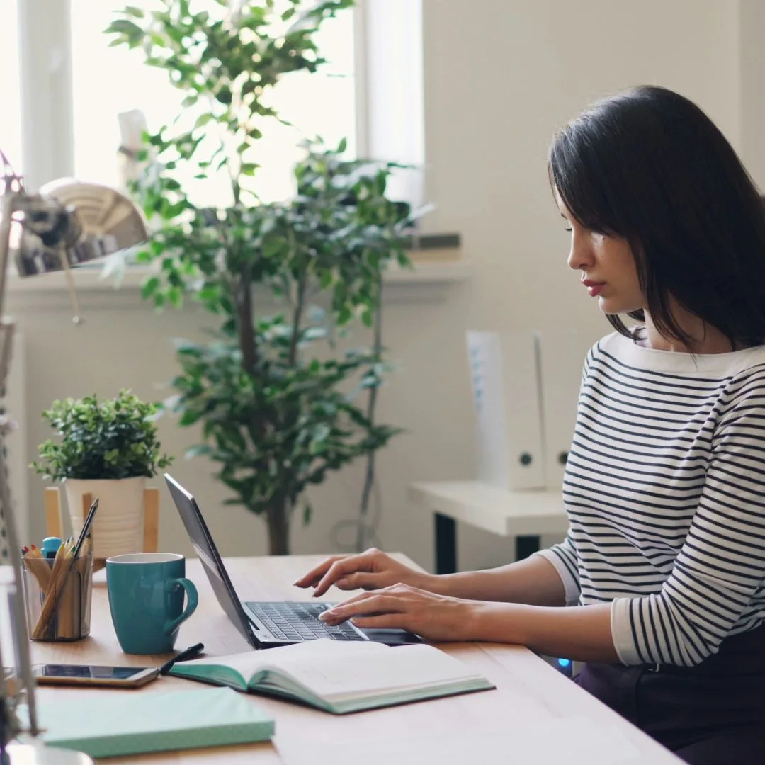 How to Write an Accountant Job Description That Attracts Top Candidates (+ Template)