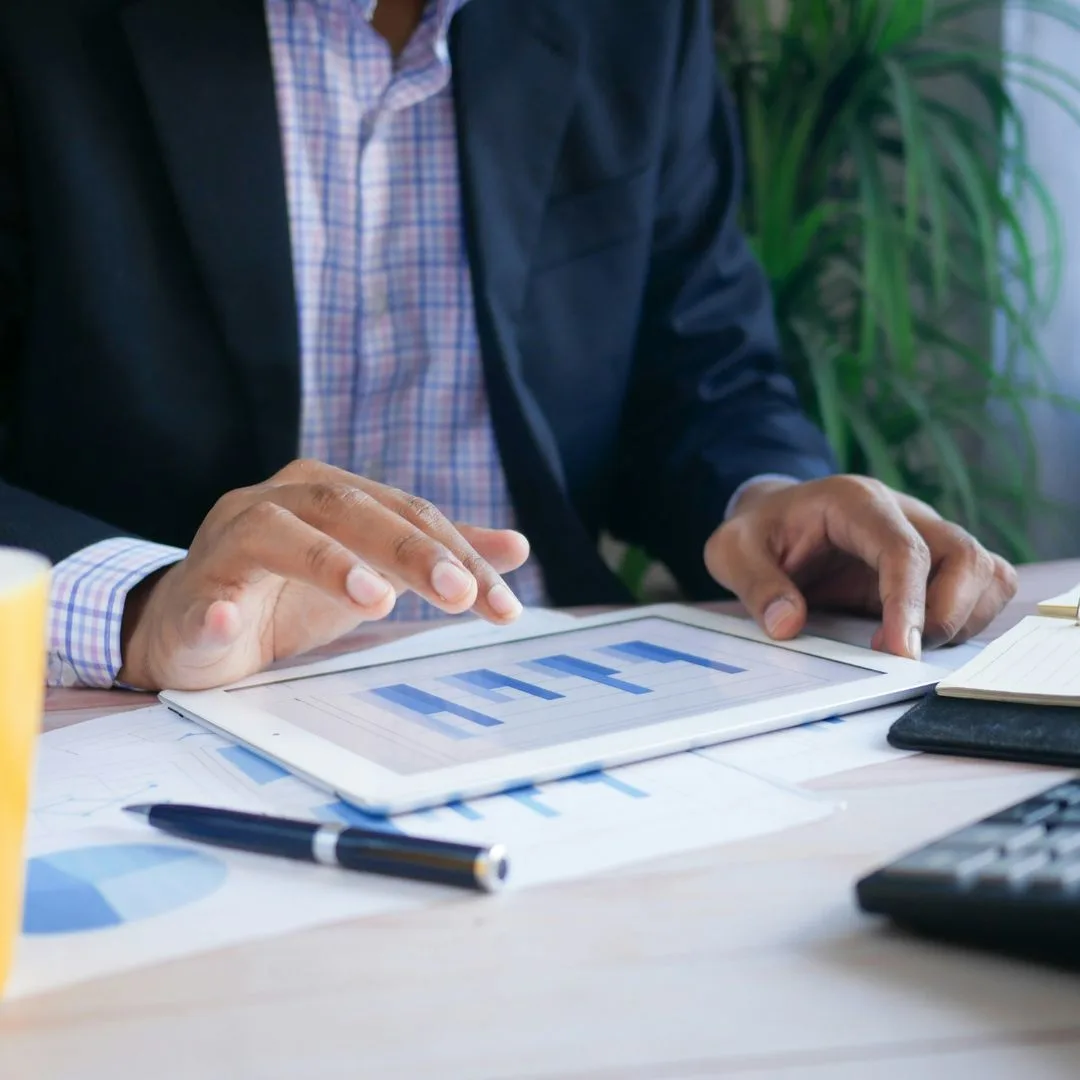 How to Write a Job Description for Finance Roles to Attract Top Candidates (+ Template)