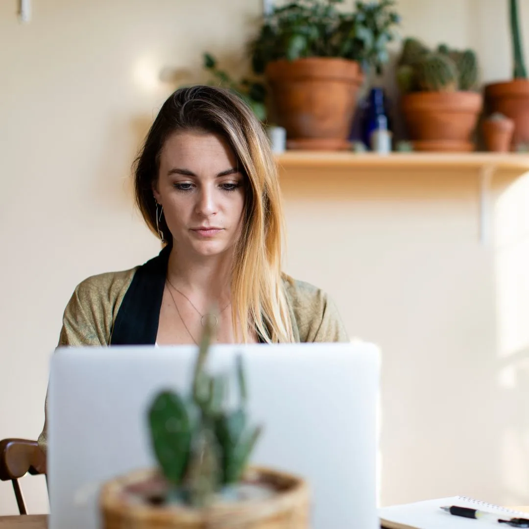 5 Robert Half Alternatives for Building Remote Teams