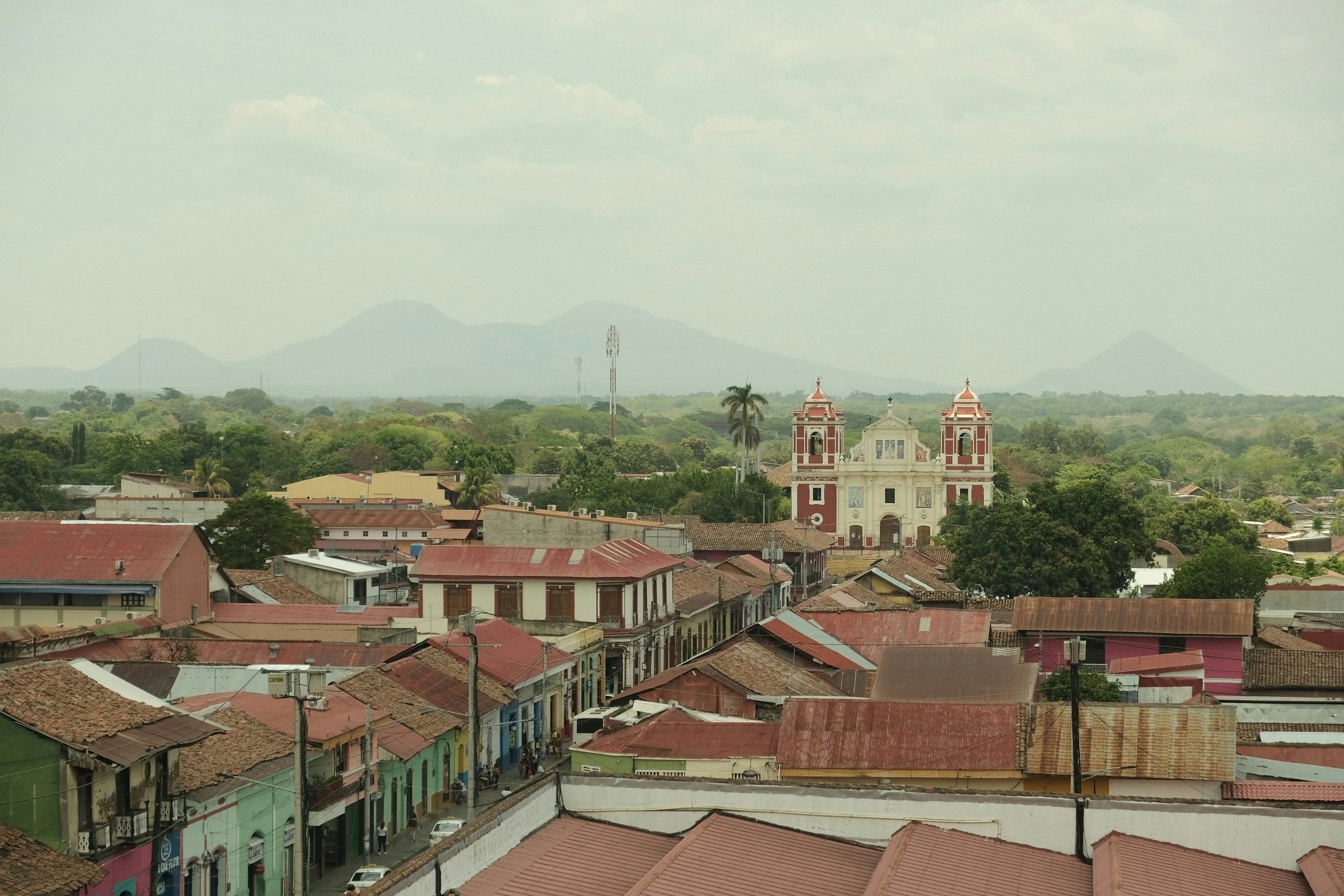 León