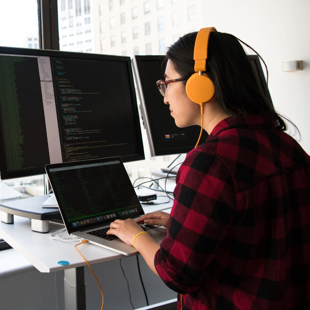 How to Hire Developers in Belize: Salaries, Skills, and the 4 Ways to Hire