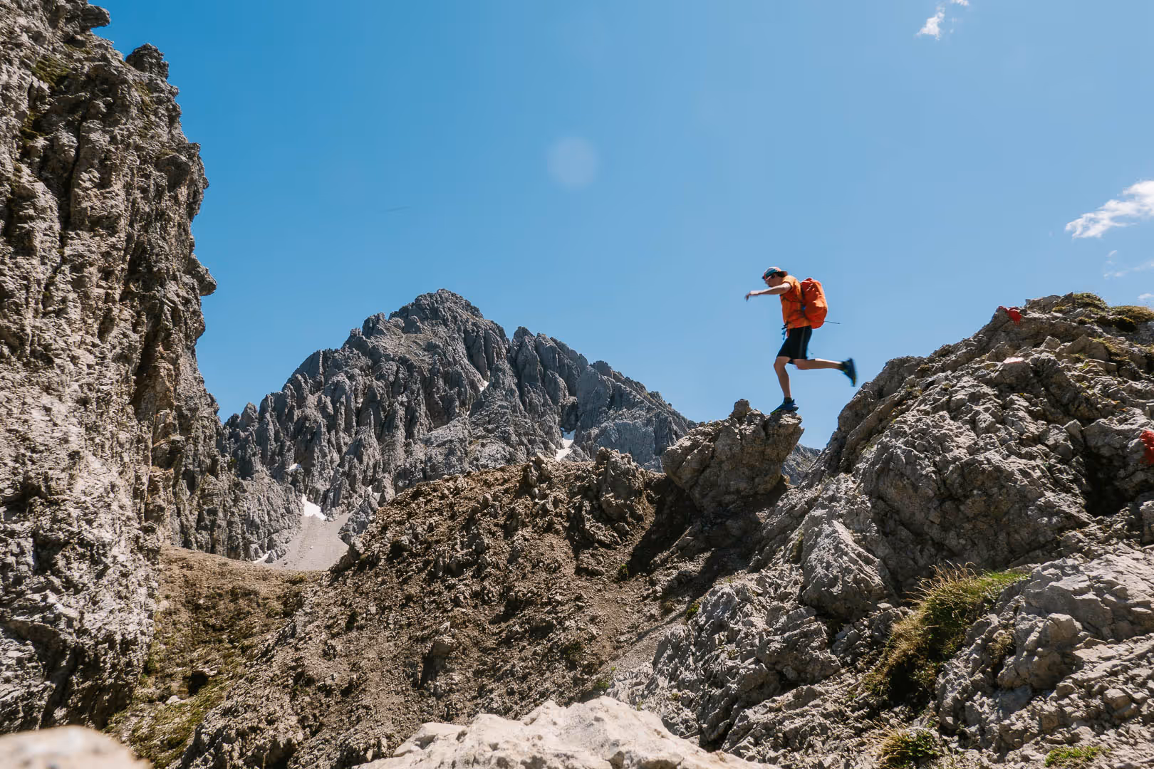 Person hiking the Freiung Hohenweg
