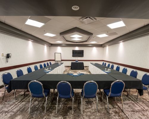 Poplar Room Meeting Space.
