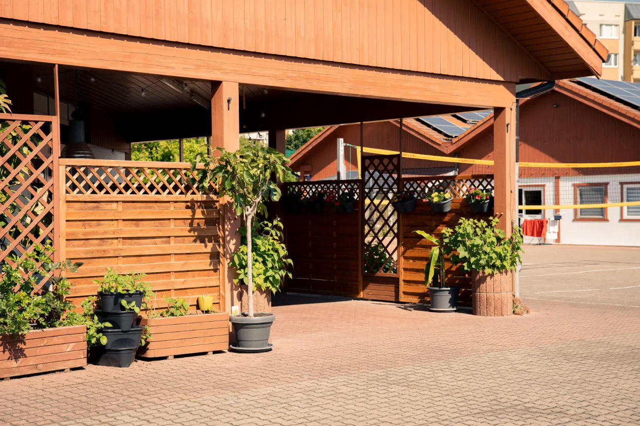 H.A.U.S.27 GmbH Einrichtung – Außenansicht Eingangsbereich