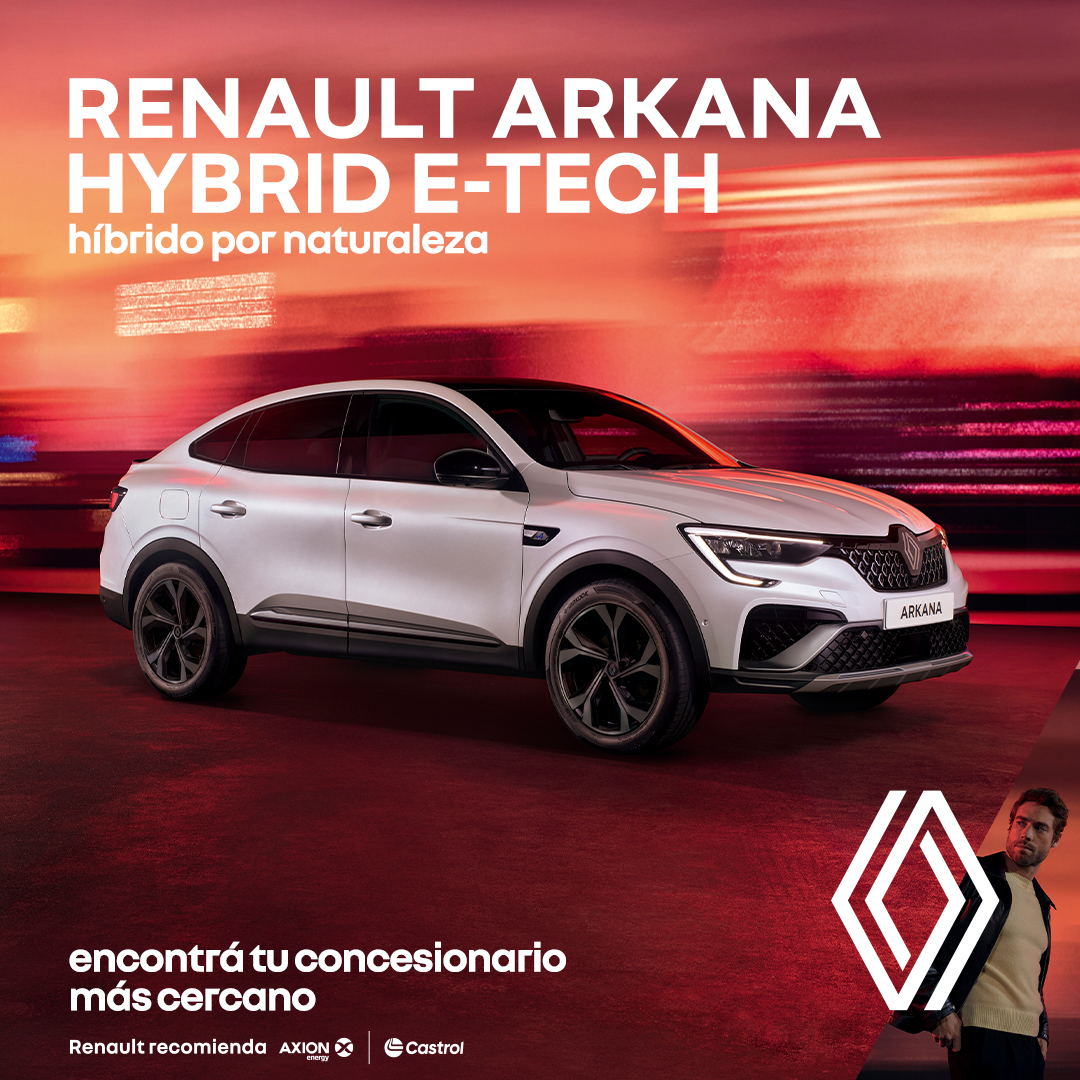 Renault Sandero en un atardecer