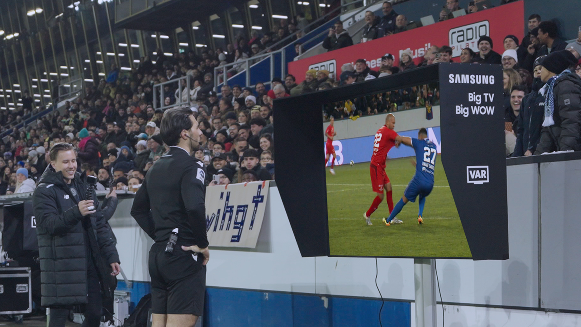 Brinkertlück für Samsung: PR-Stunt am Legendenspiel