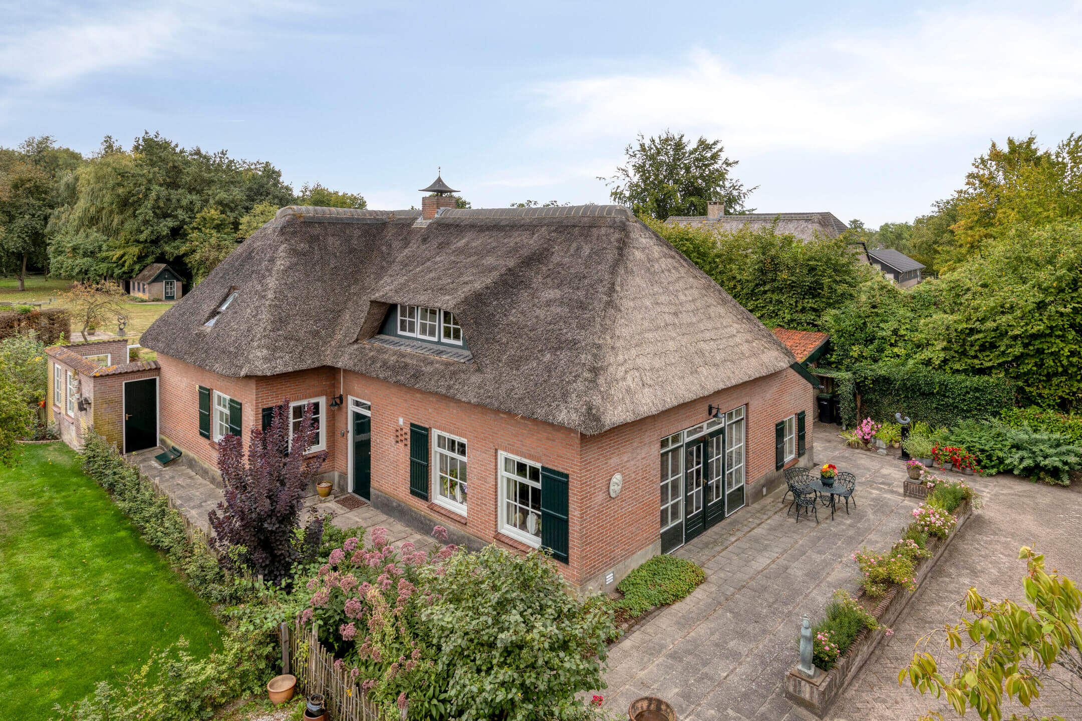 Middenweg 8