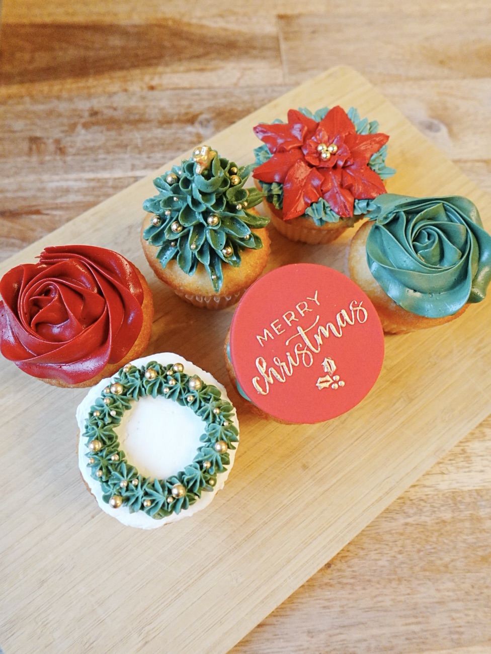 Christmas Cupcakes - Pack of 6