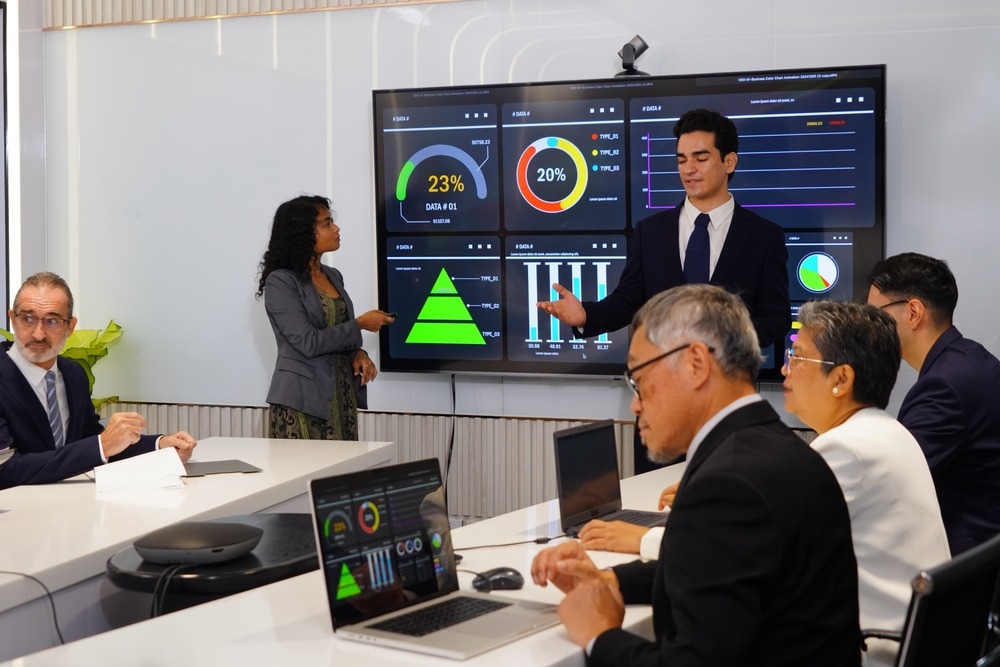 Data Room for Fundraising: The Smart Investor’s Guide