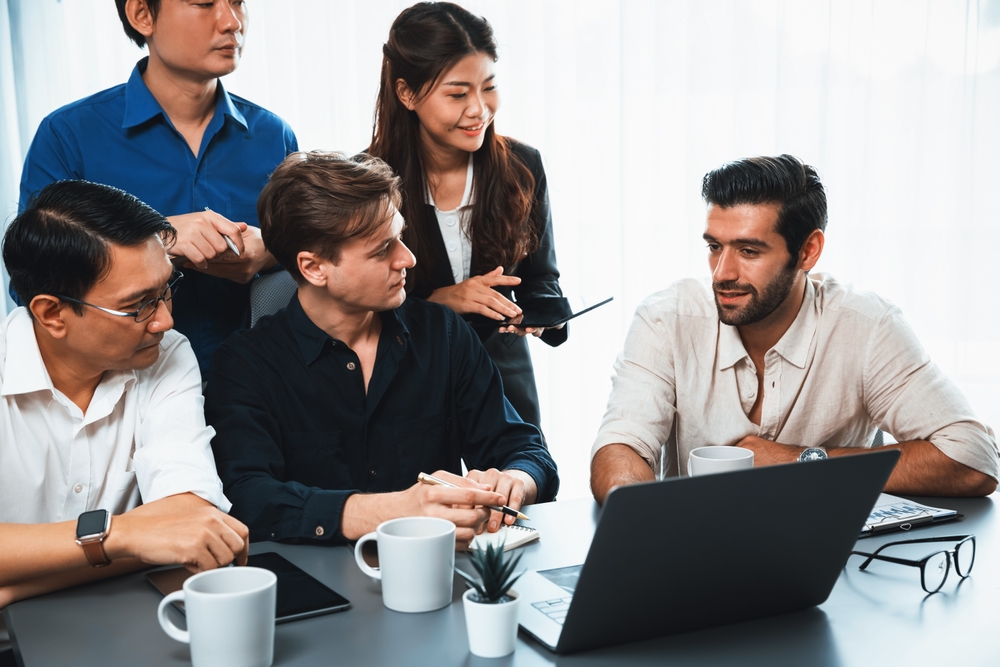 Syndicates vs Solo Angel Investing: What Delivers Better Outcomes?