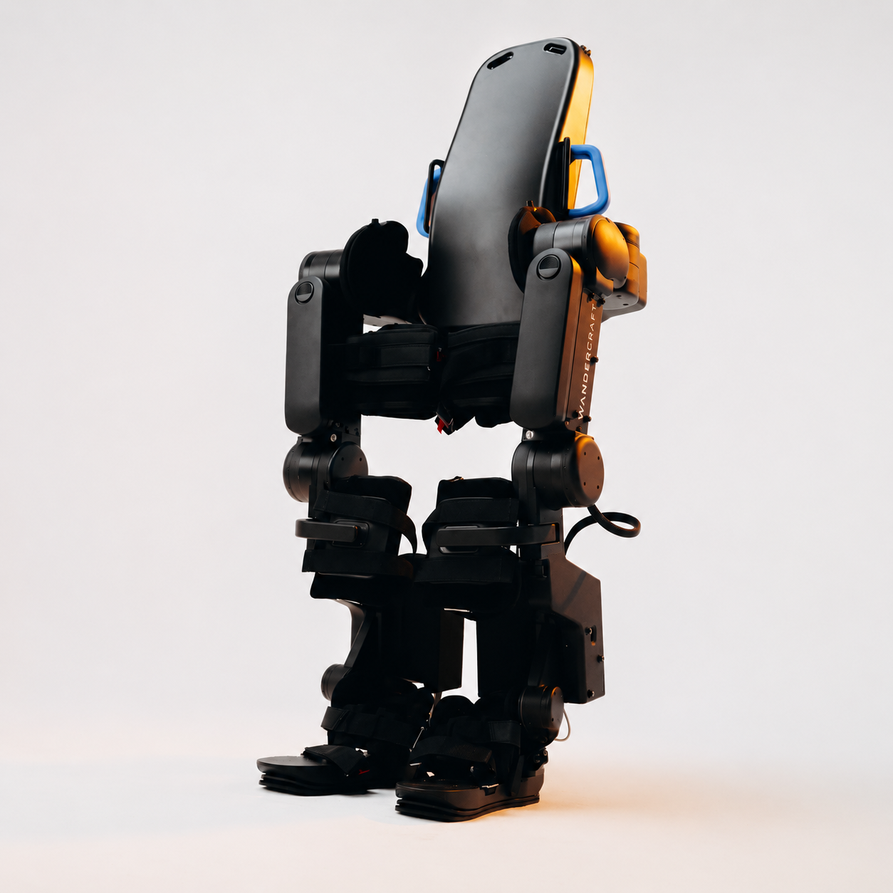 El Atalante X, el exoesqueleto de rehabilitación con autoequilibrio de Wandercraft, obtiene la autorización de ARCSA en Ecuador, lo que impulsa su expansión en América Latina