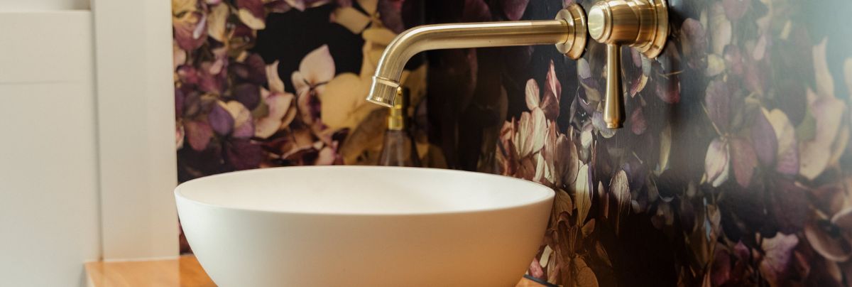 Elegant Farmhouse Bathroom Revamp with Personalised Touches