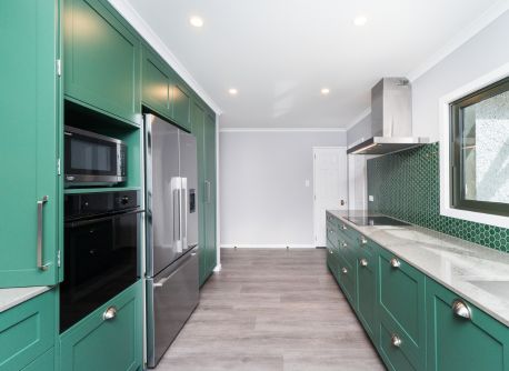 Kitchen Renovation Opens Up a 1990s Home in Palmerston North