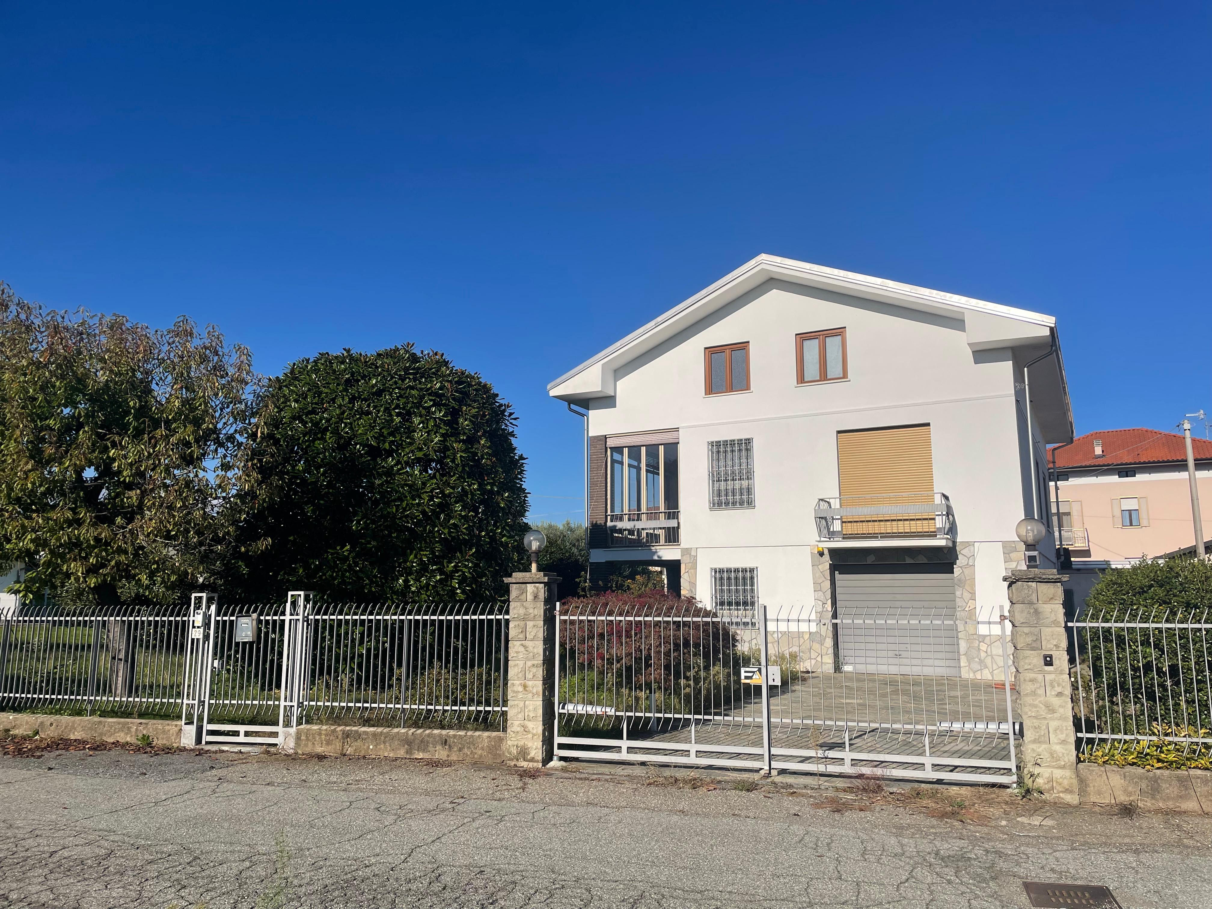 Villa indipendente con giardino a Candelo