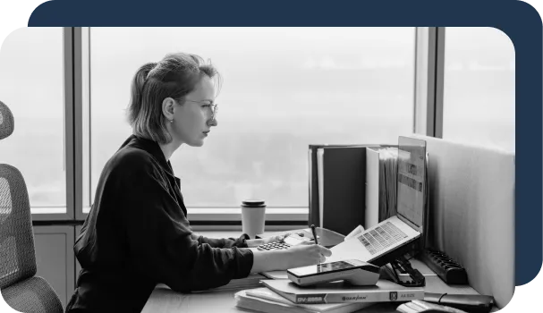 An underwriter streamlines the underwriting process with the help of automation and artificial intelligence.