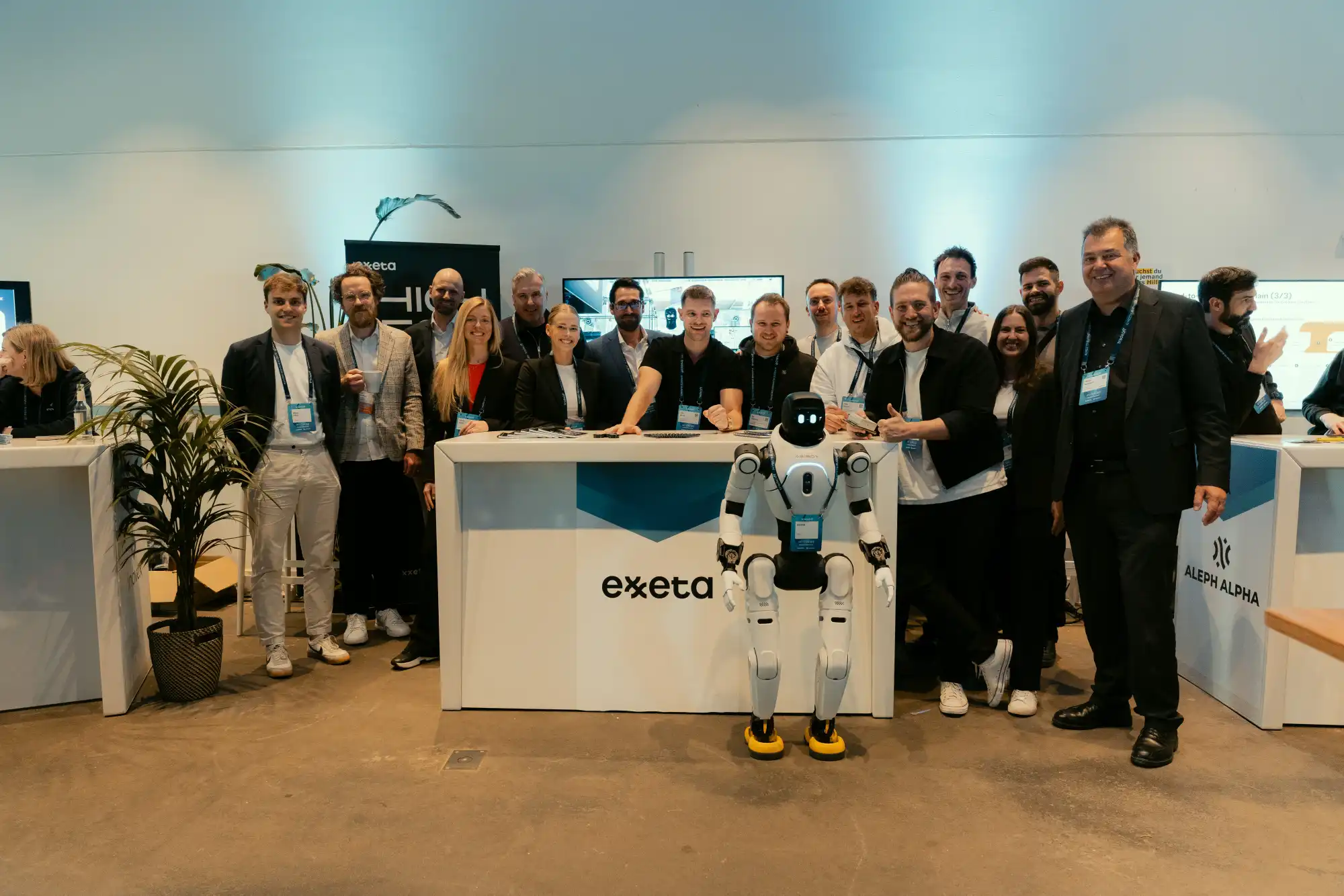 Teilnehmende und Sponsorenteams beim trade/off Summit 2026 in der halle02 Heidelberg