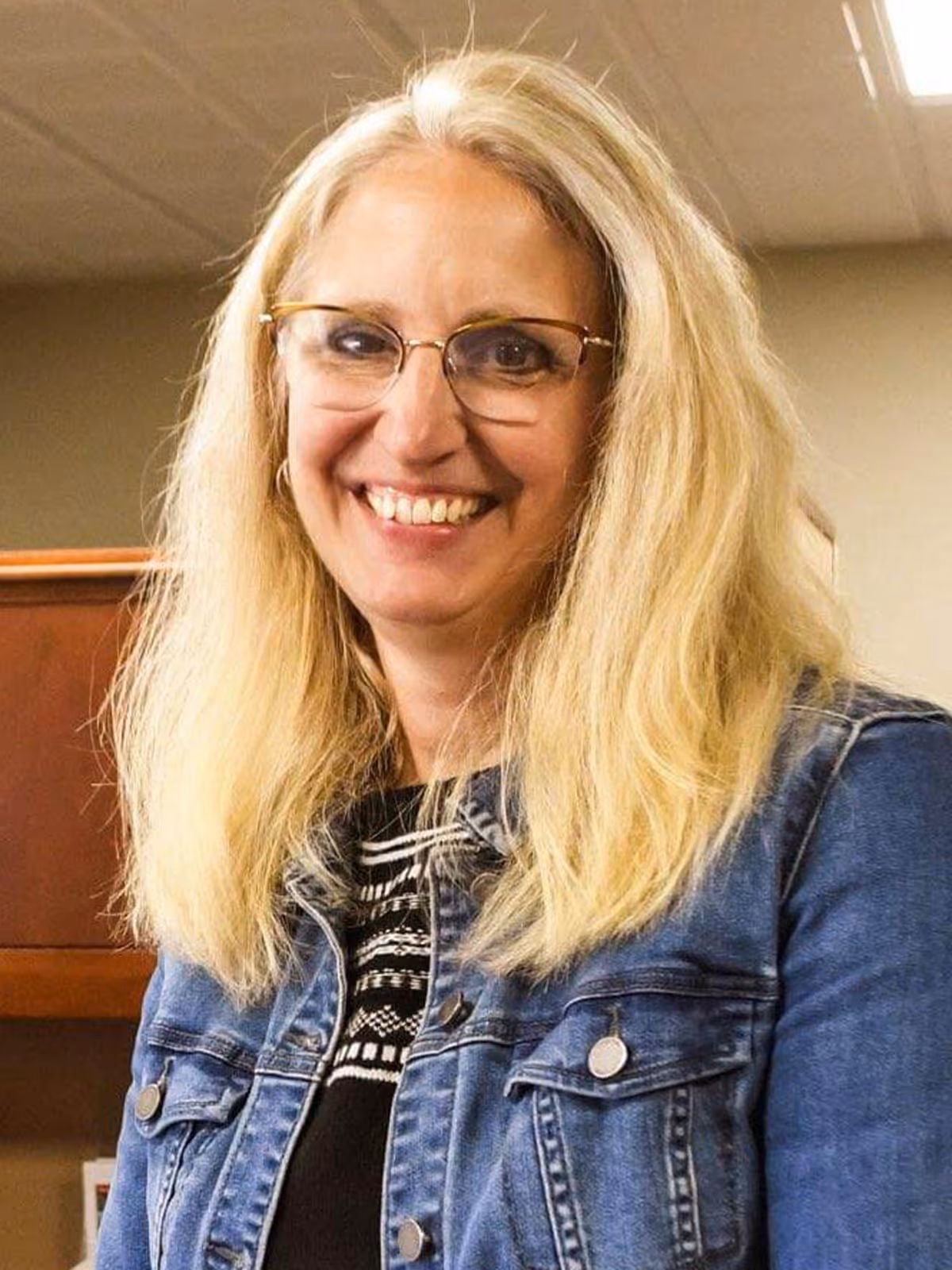 wendy gazaway headshot - allied insurance agency bow nh