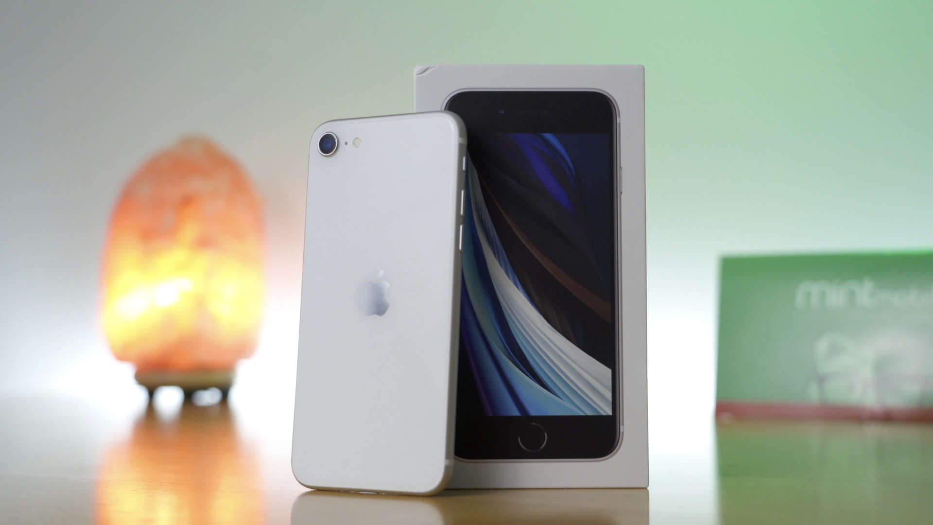 iPhone SE brings back the classic design of the iPhone 8