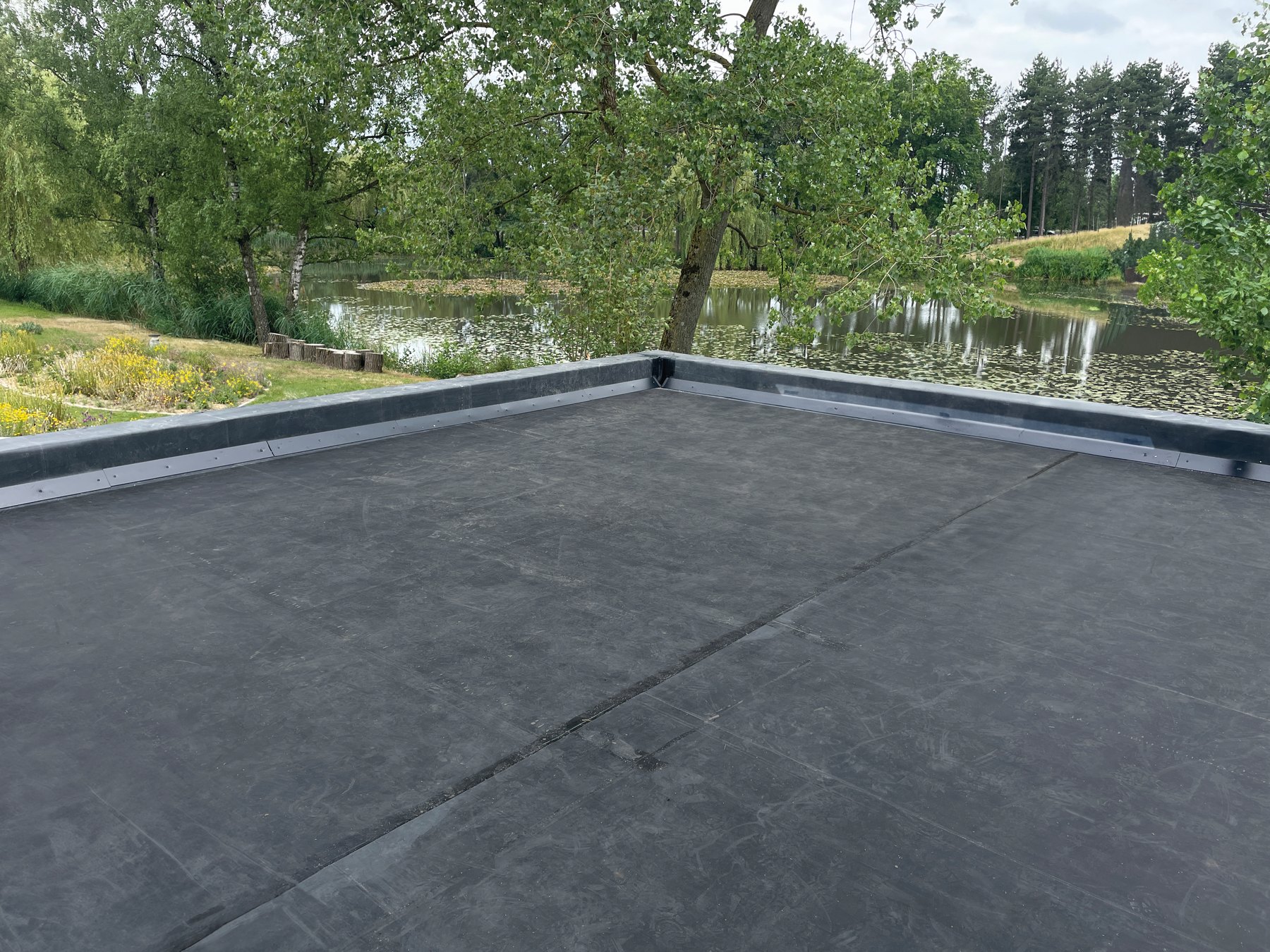 Plat dak met BossCover EPDM-membraan