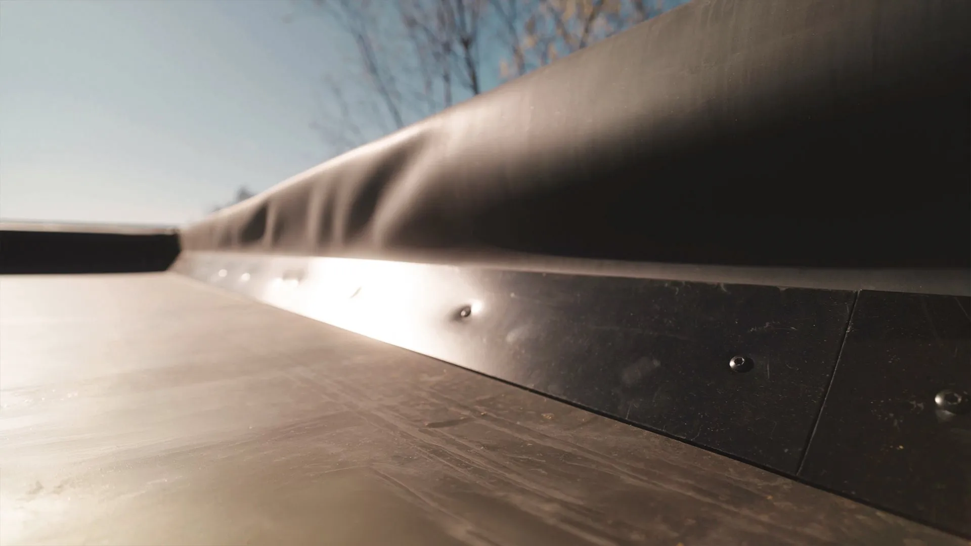 BossCover Certefix-profiel op een plat dak: EPDM-membraan mechanisch vastgezet in de kim