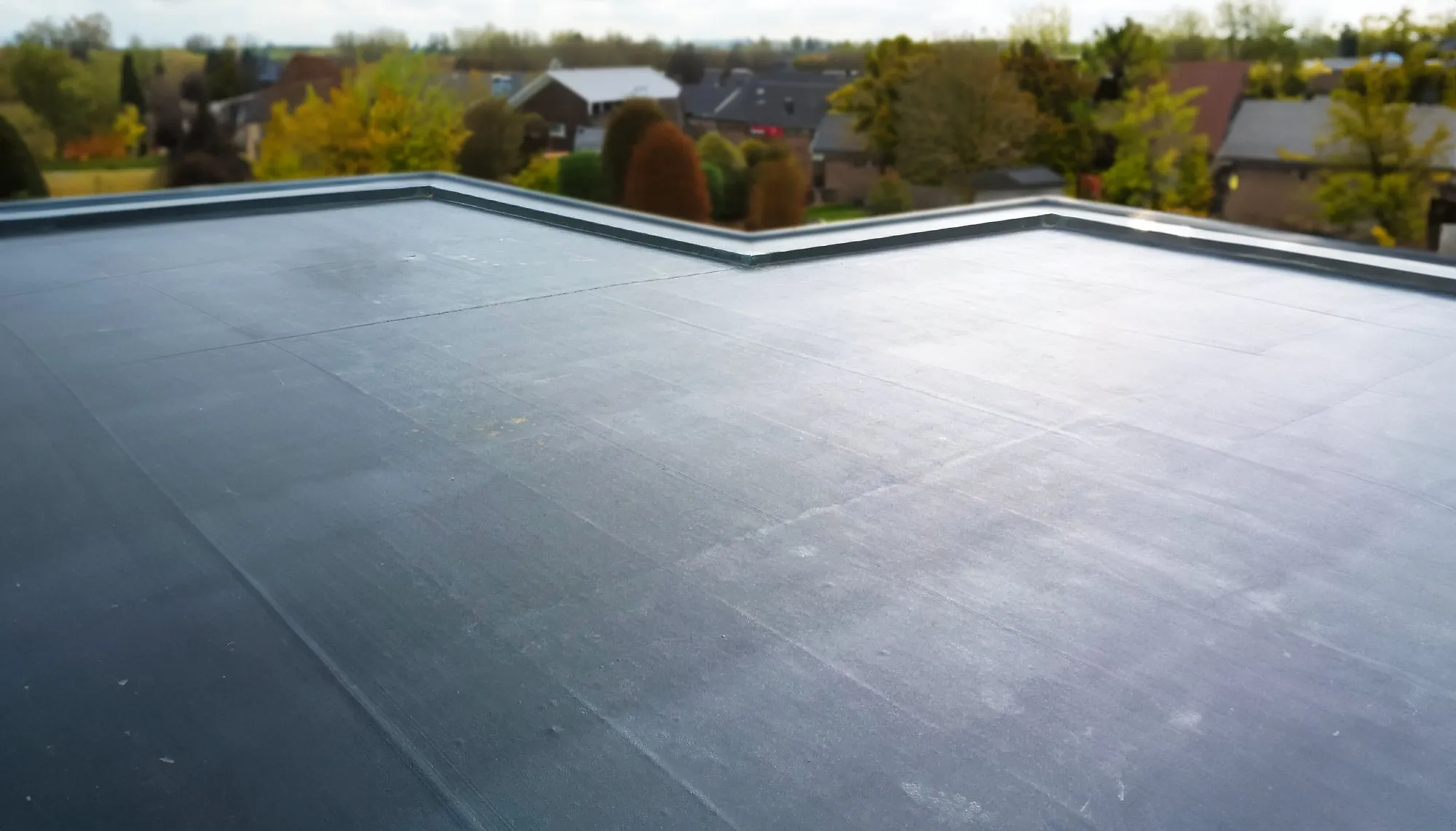 Plat dak afgewerkt met BossCover EPDM-membraan