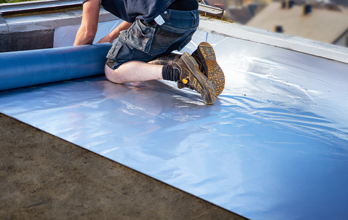 Dampremming onder EPDM: wanneer noodzakelijk en wanneer niet? 