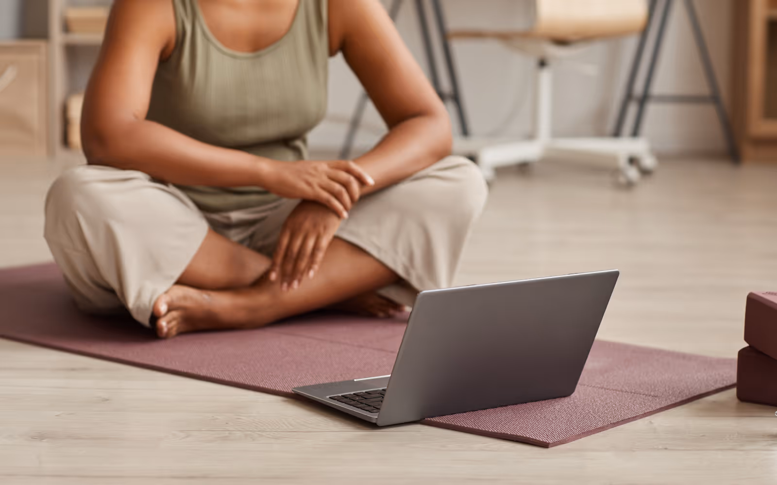  Visual infographic of yoga studio loyalty program options: visit rewards, points, referrals.