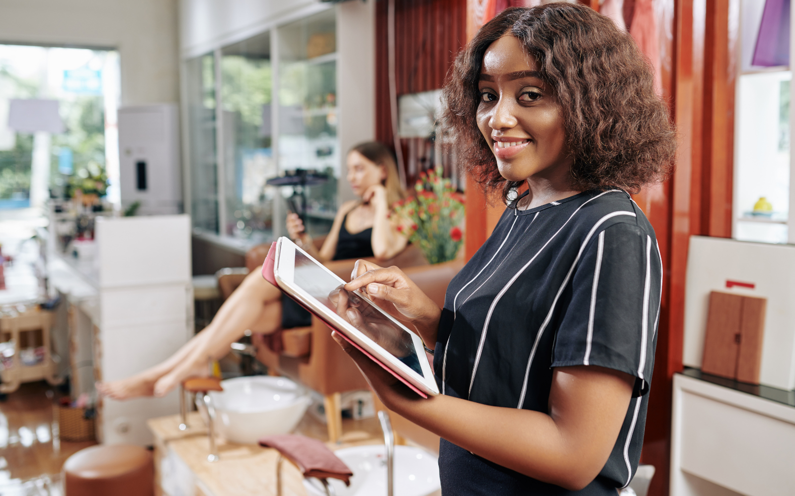 Wondering if a hair salon loyalty program is worth the investment? Learn how to calculate ROI, increase repeat appointments, and see real examples of how salon loyalty programs drive revenue.