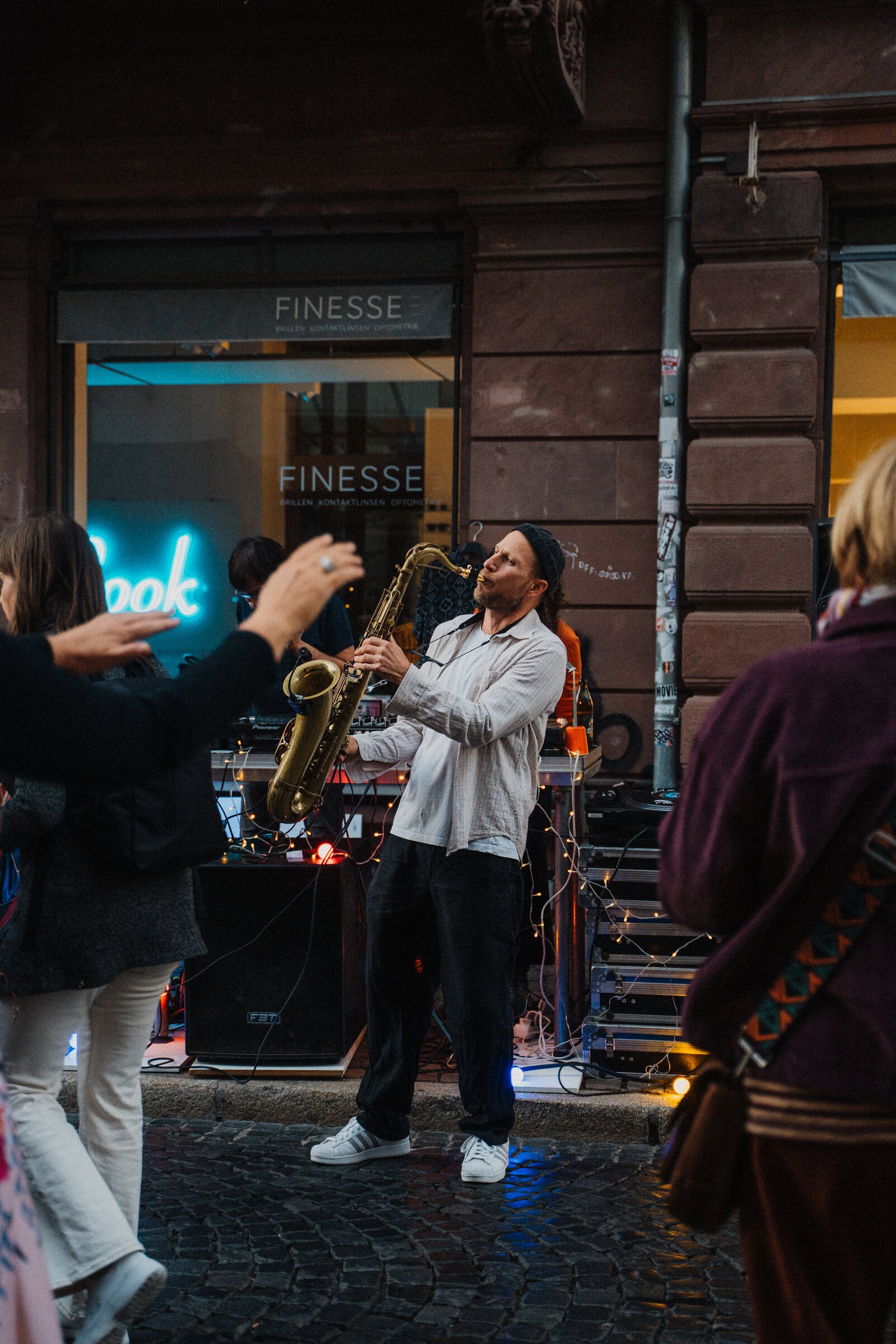 Musiker im Freien beim Straßenfest der Schneckenvorstadt Freiburg 2026 – Foto: Patrick Schiele