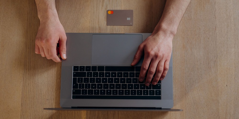 Choosing pre-conversion upgrades to capture donors in the moment