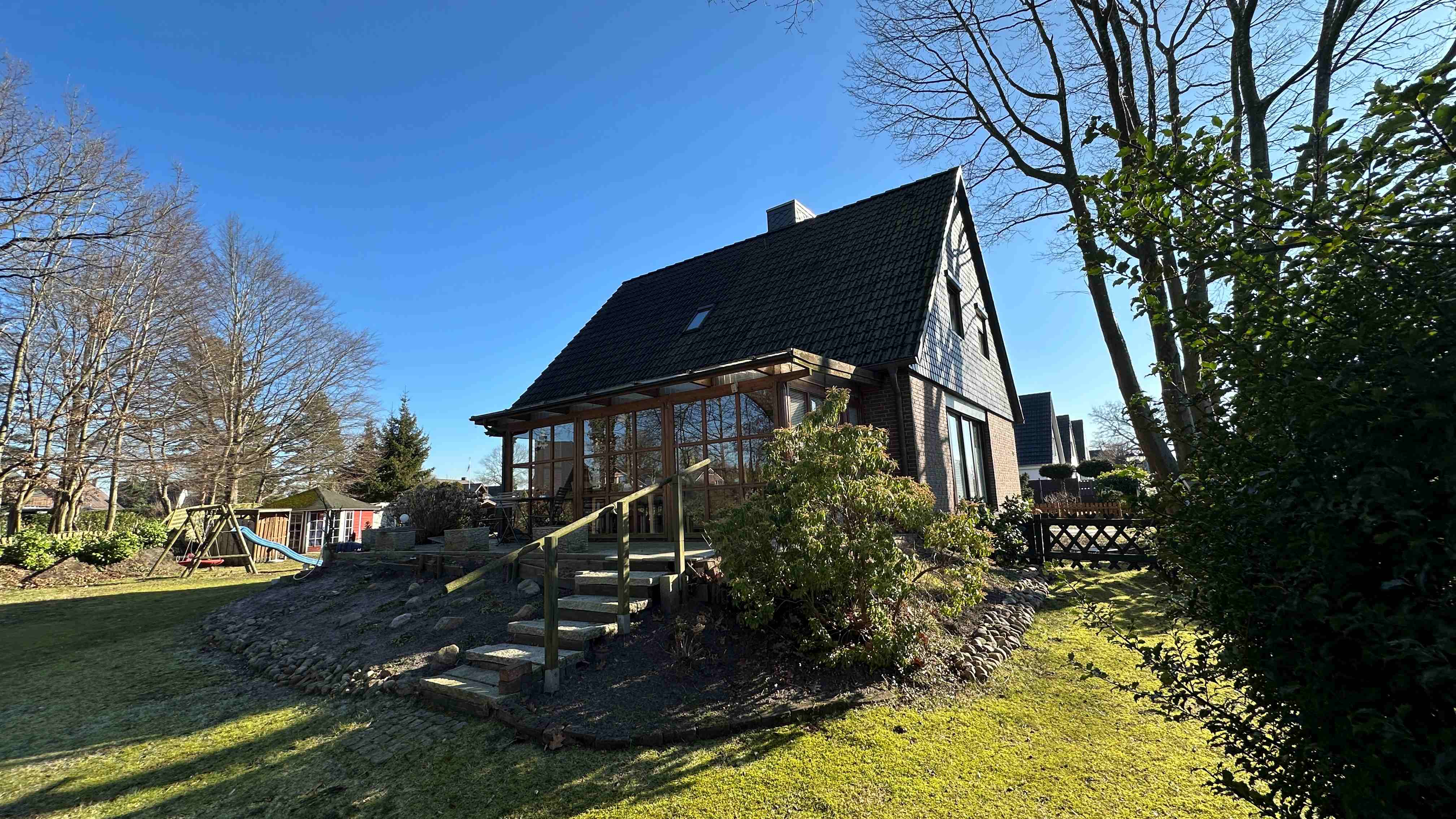 Einfamilienhaus mit viel Potenzial auf großem Grundstück inkl. Vollkeller und Garage