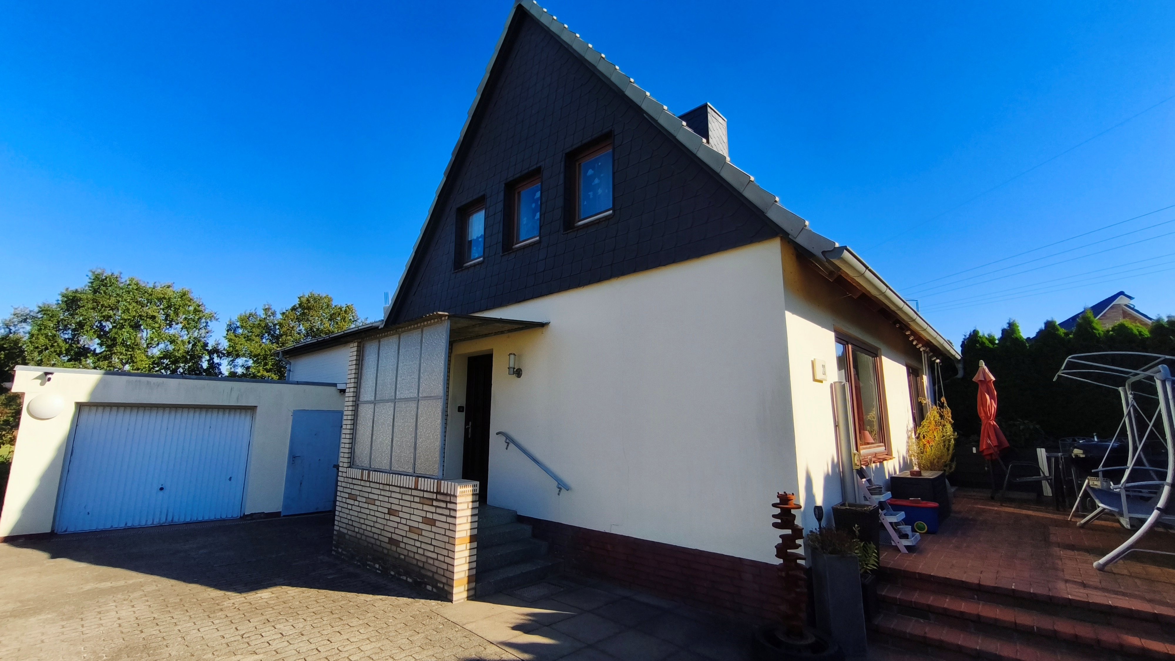 Seitenansicht - Hauseingang