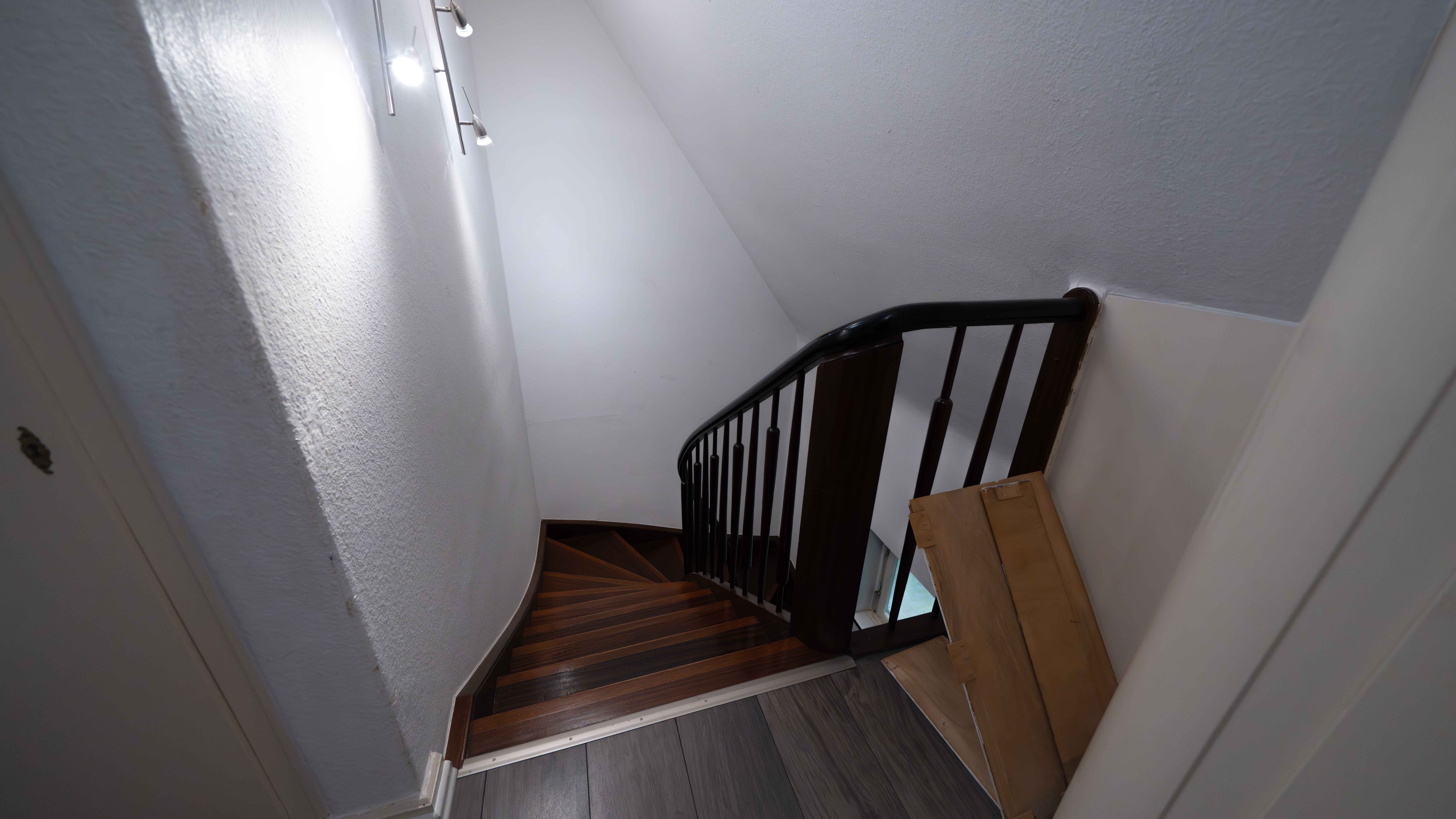 Treppe zur WHG OG