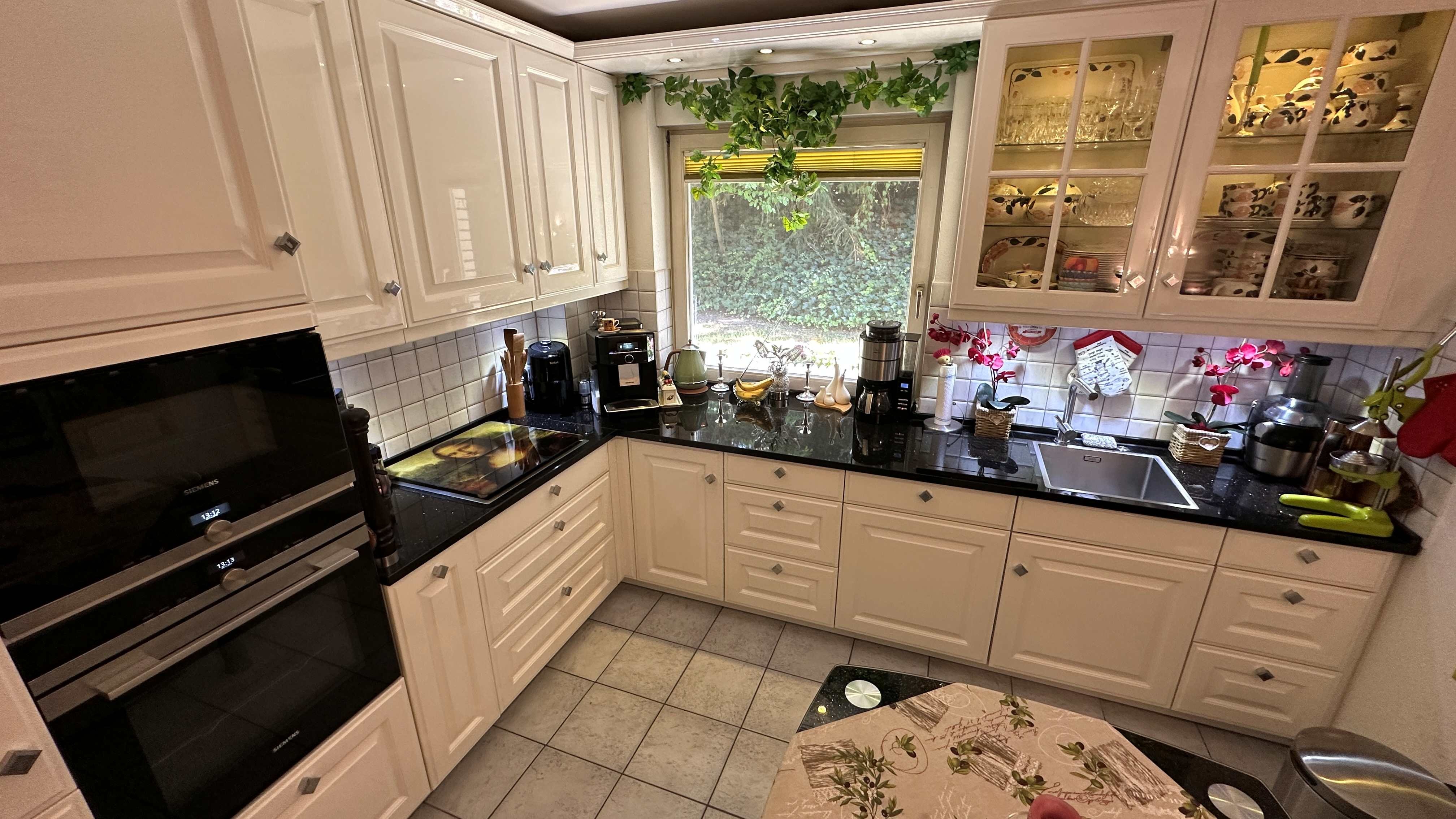 Hochwertige Einbauküche