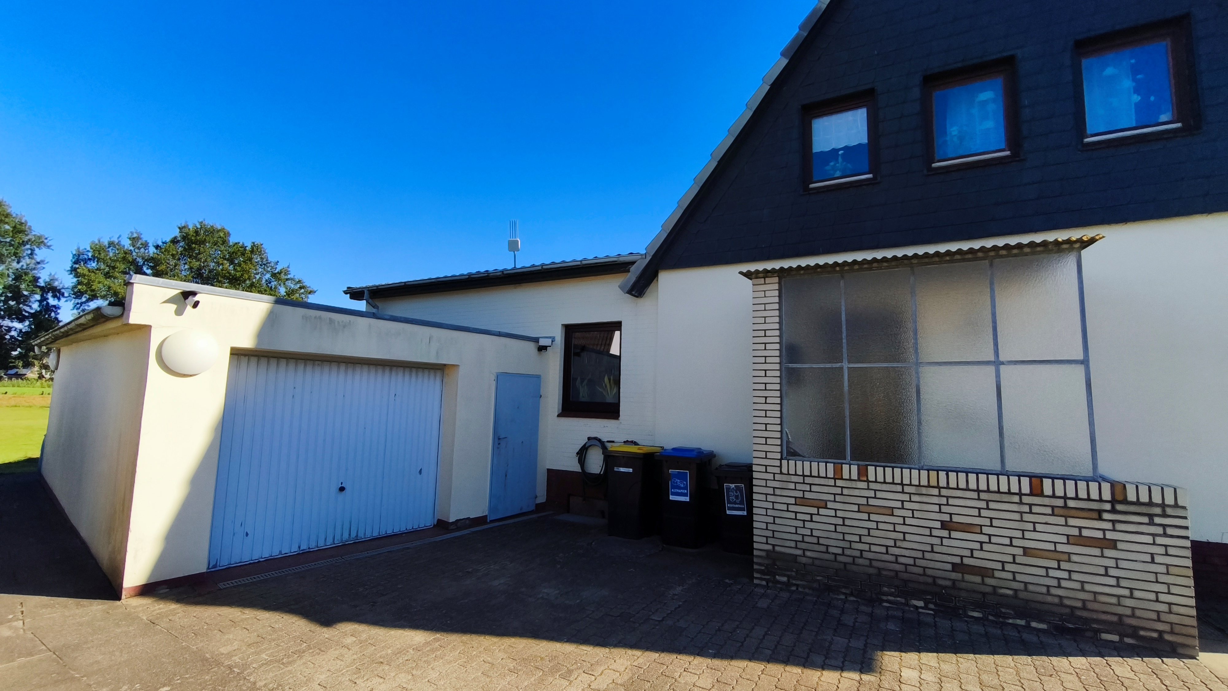 Seitenansicht - Garage