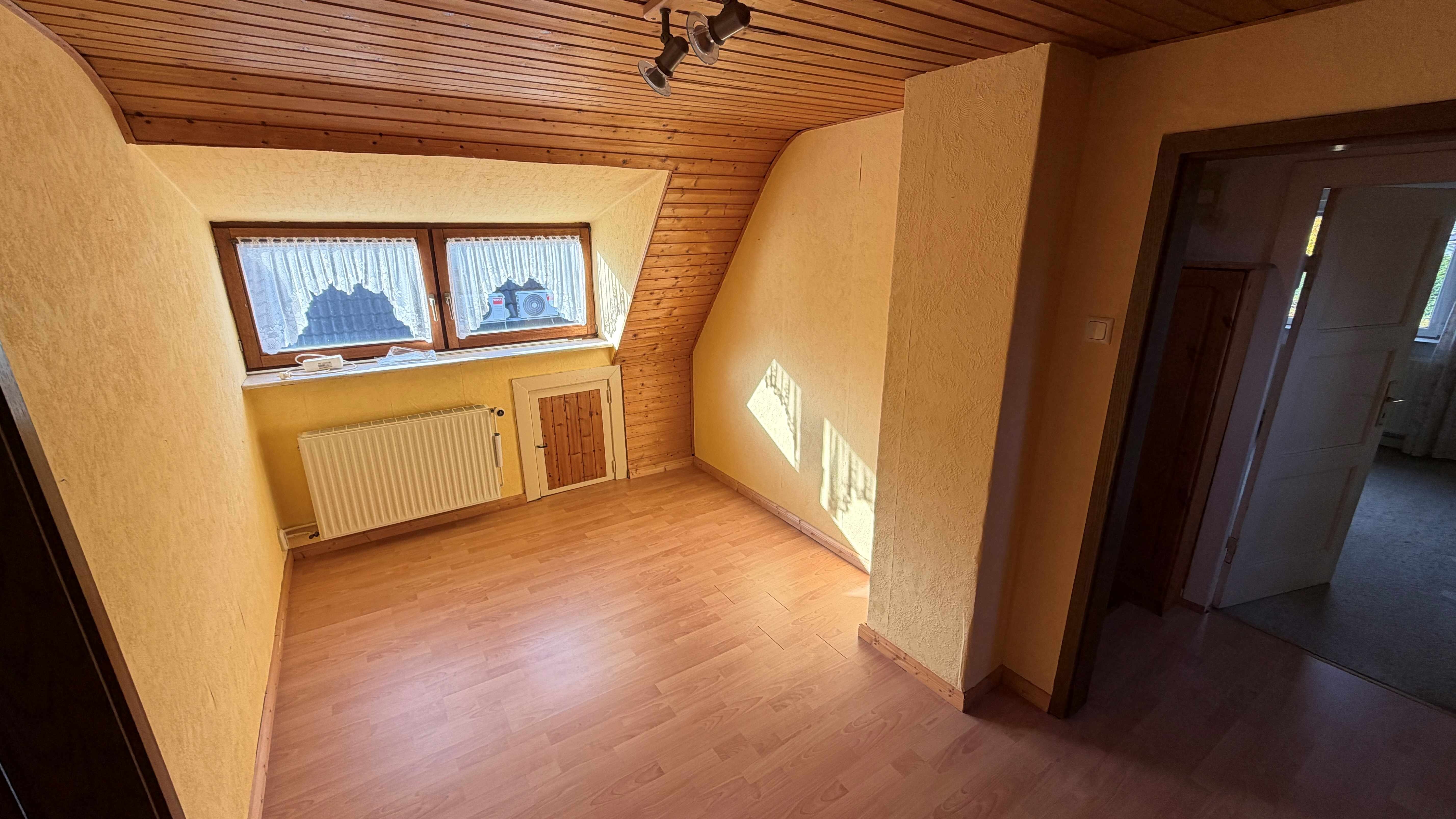 Durchgangszimmer OG