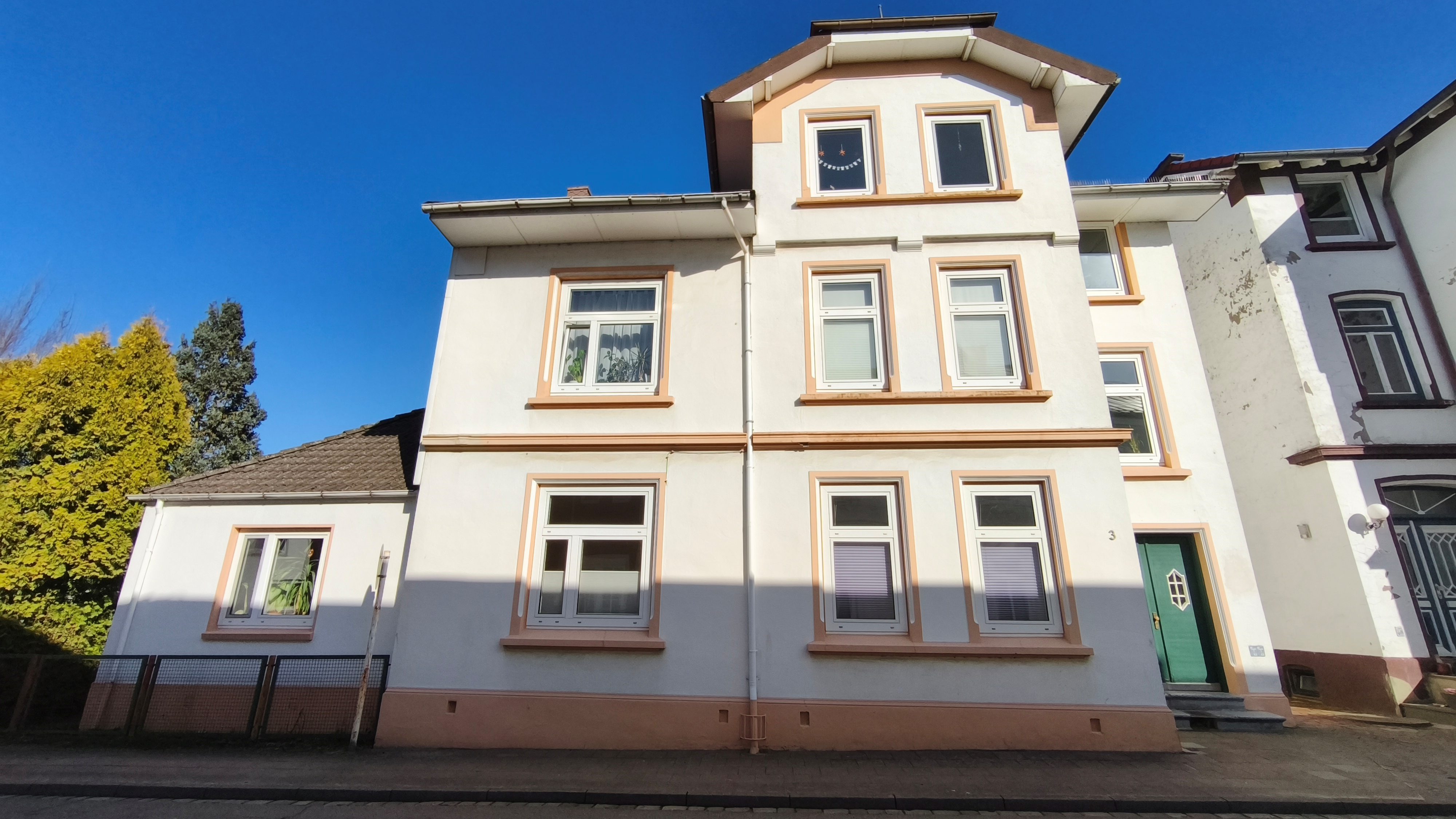 Schöne 3-Zimmer-Erdgeschosswohnung mit Gemeinschaftsgarten in ruhiger Ortslage von Uetersen