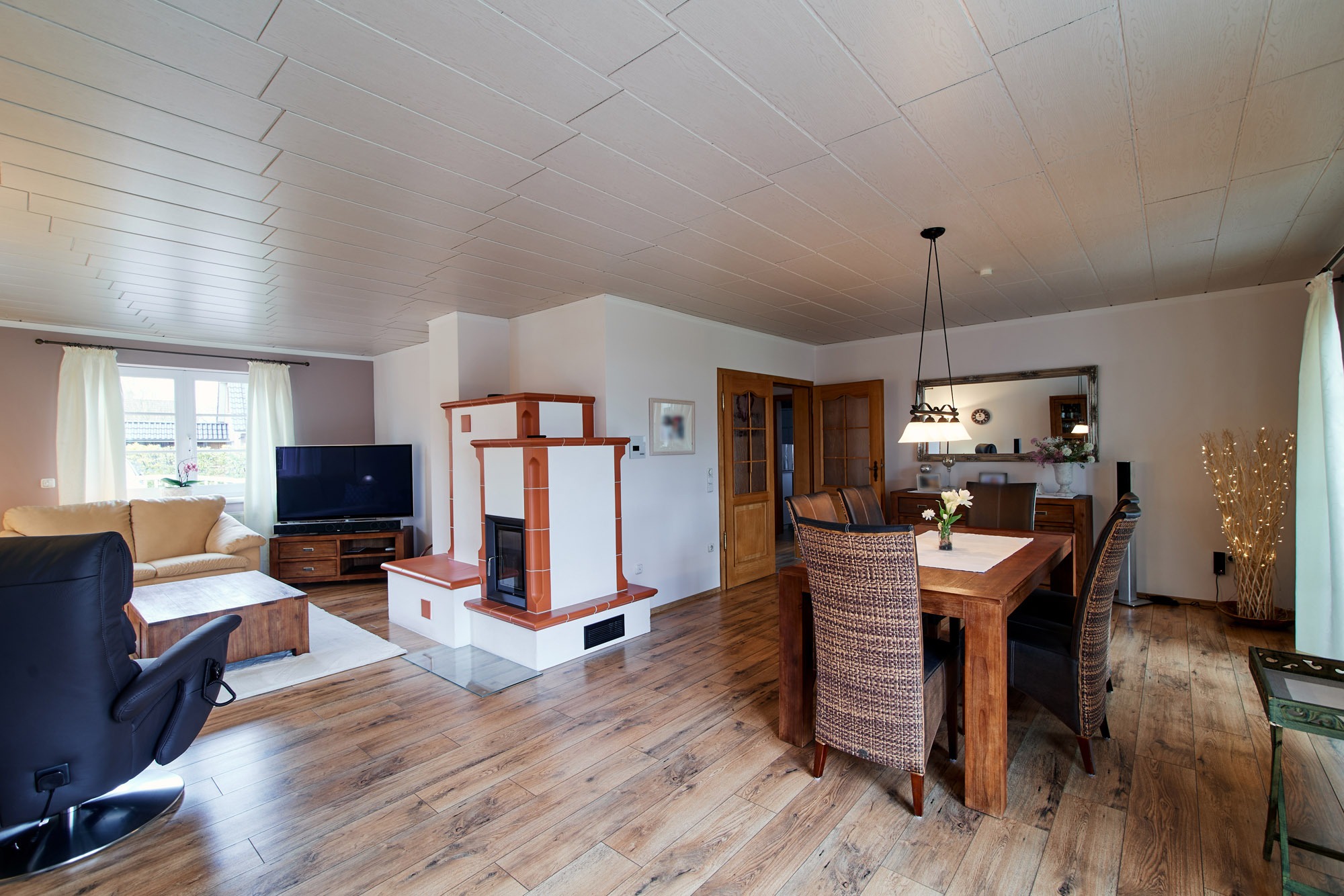 Großzügiger Wohn- und Essbereich