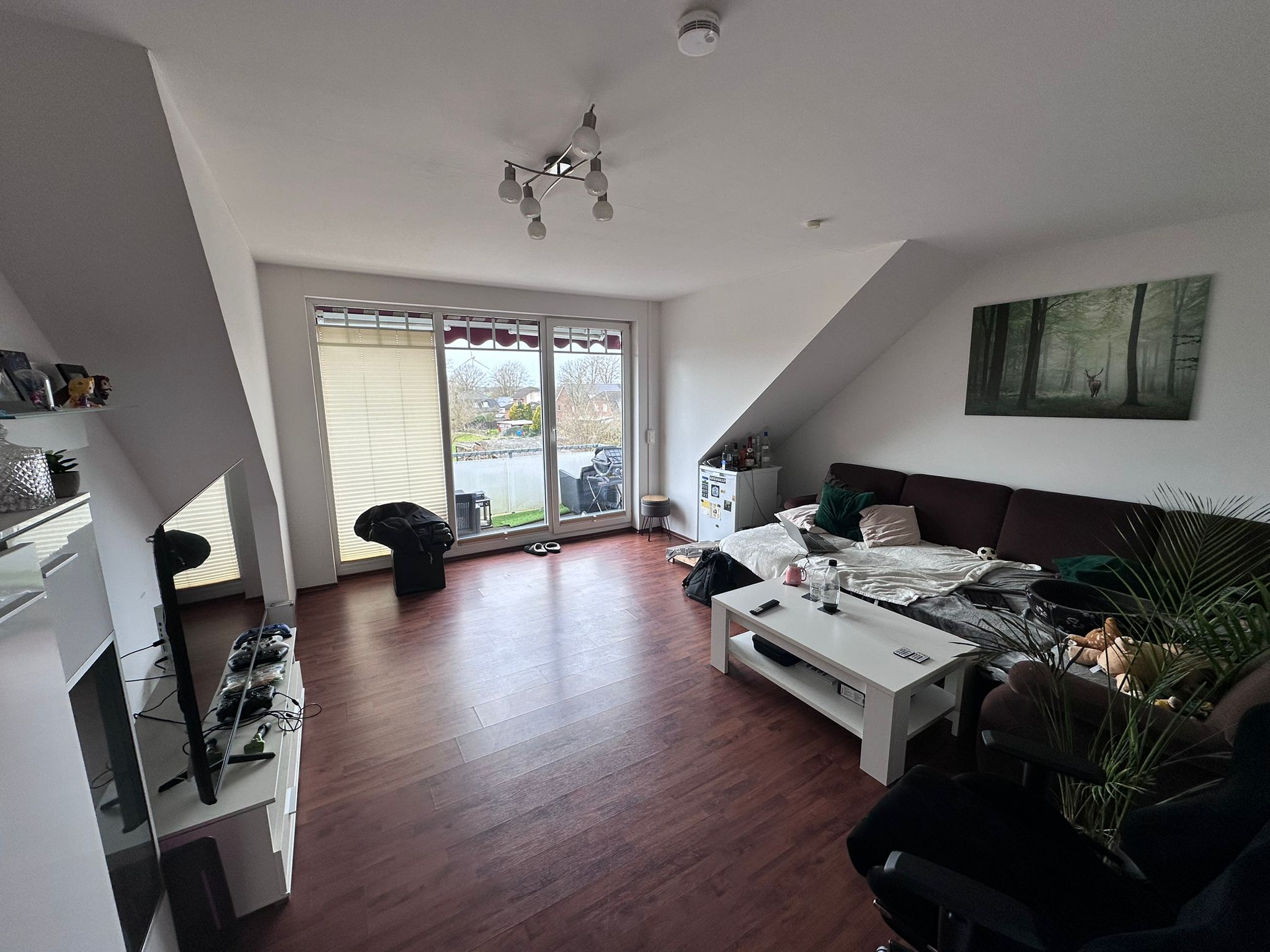 Moderne 3-Zimmer-Wohnung (Dachgeschoss) mit Balkon und Pkw-Stellplatz in Uetersen