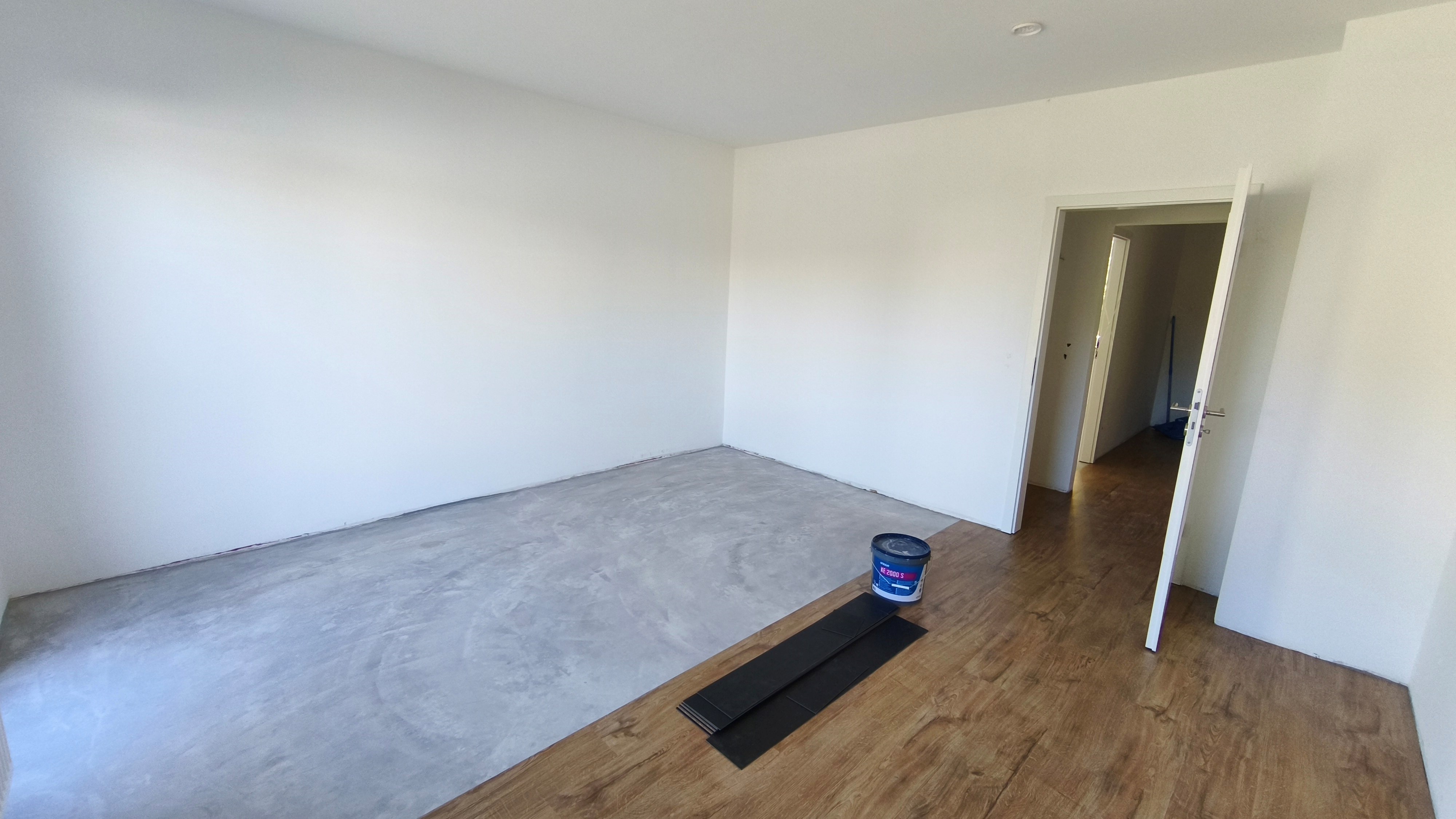 Wohn- und Schlafzimmer